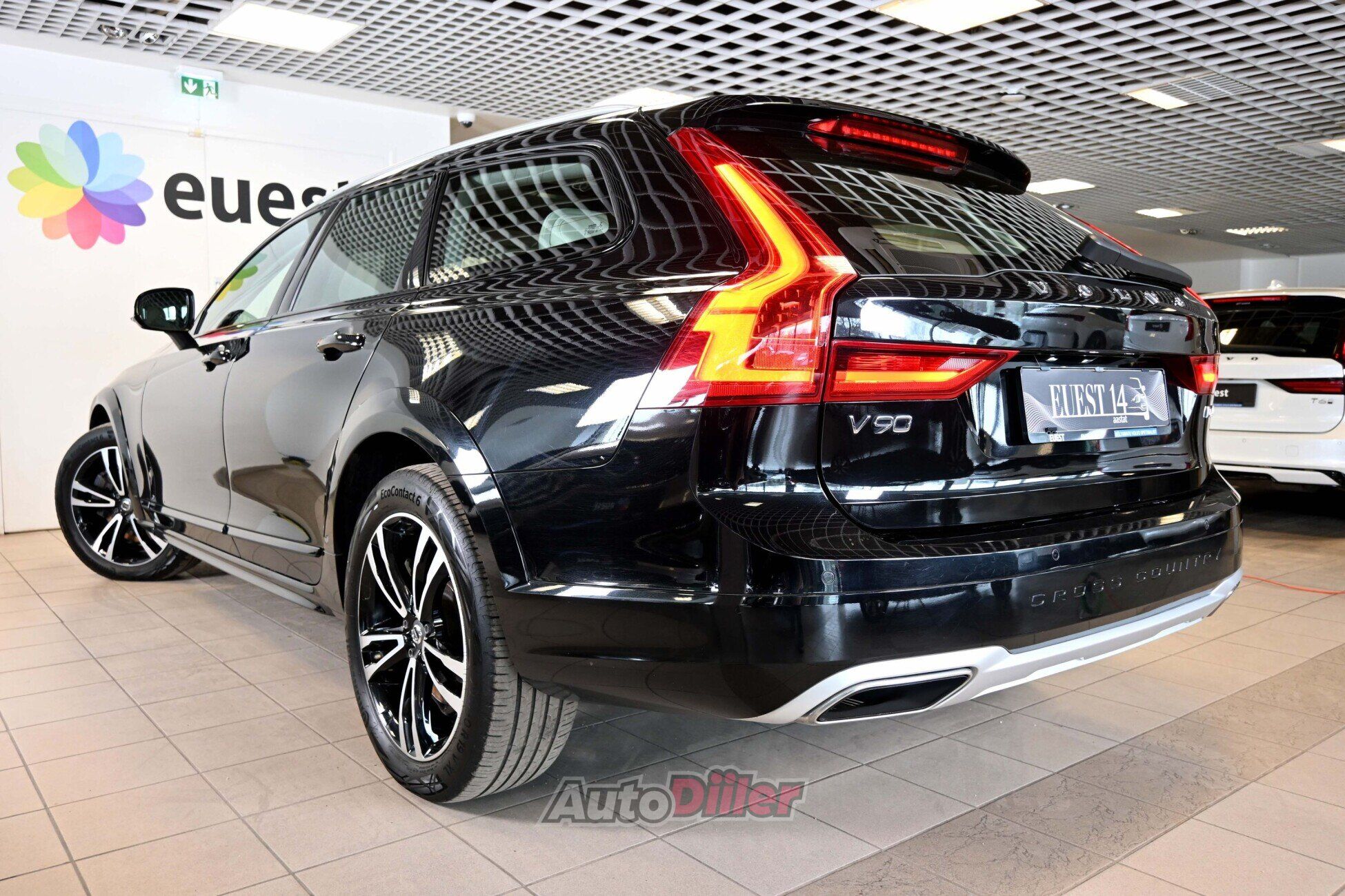 Volvo V90 Cross Country 2019, kuva 3/10