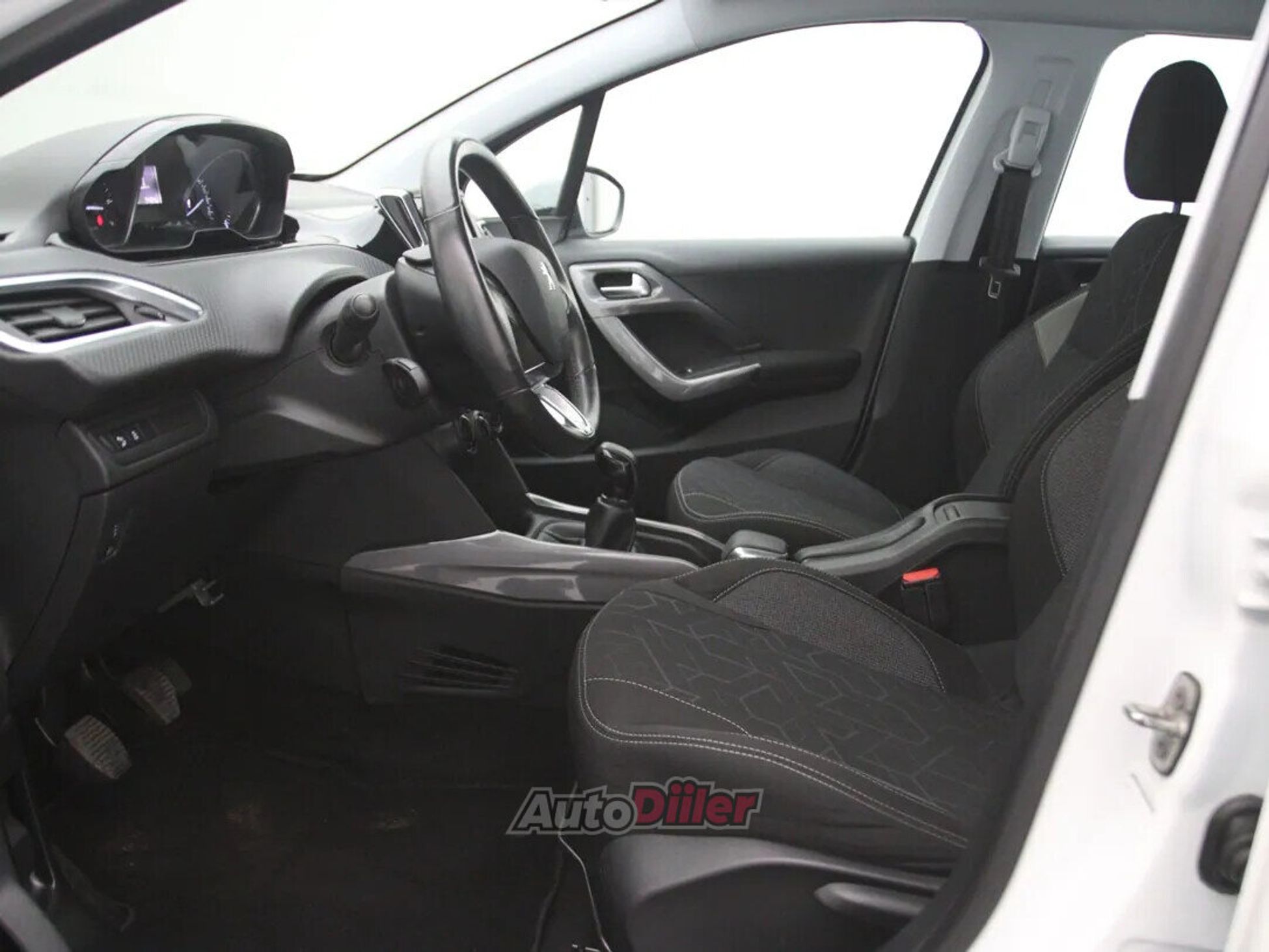 Peugeot 2008 Lion Lion 1.2 60kW 2017, photo 4/10