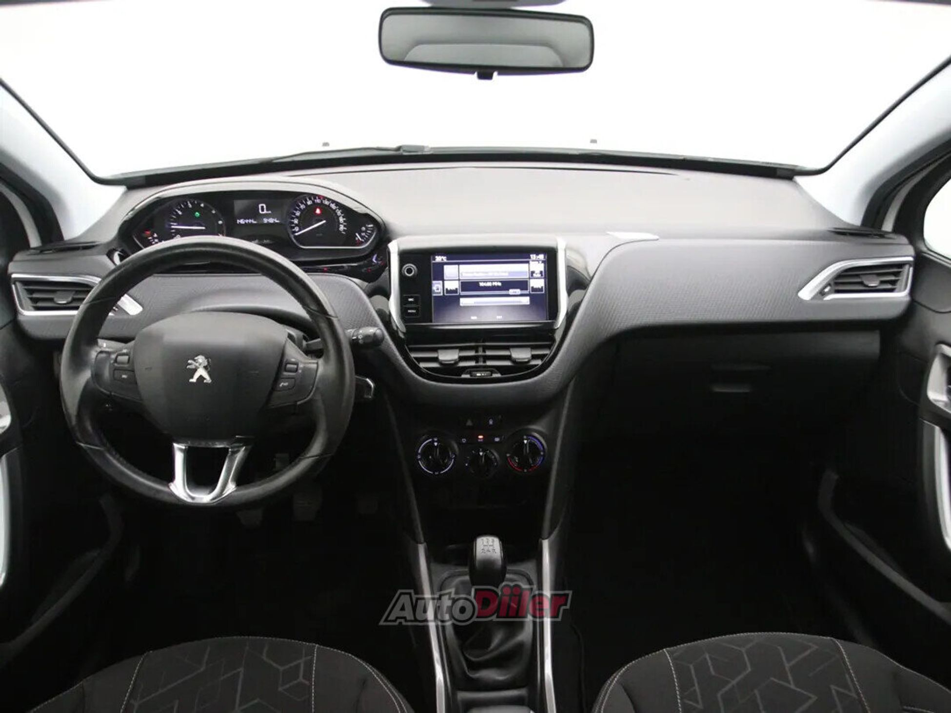 Peugeot 2008 Lion Lion 1.2 60kW 2017, photo 2/10