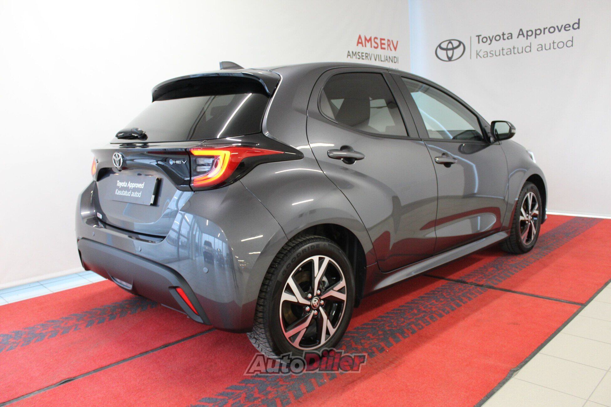 Toyota Yaris 2024, photo 2/10