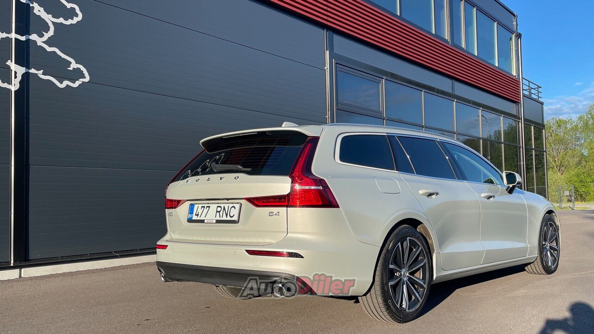 Volvo V60 Momentum Advanced SE 2.0 145kW 2021, kuva 4/10