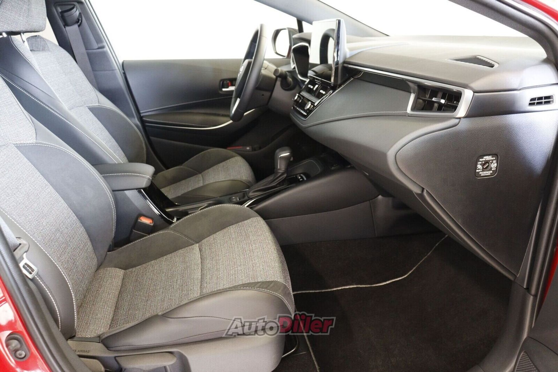 Toyota Corolla 2025, photo 6/10