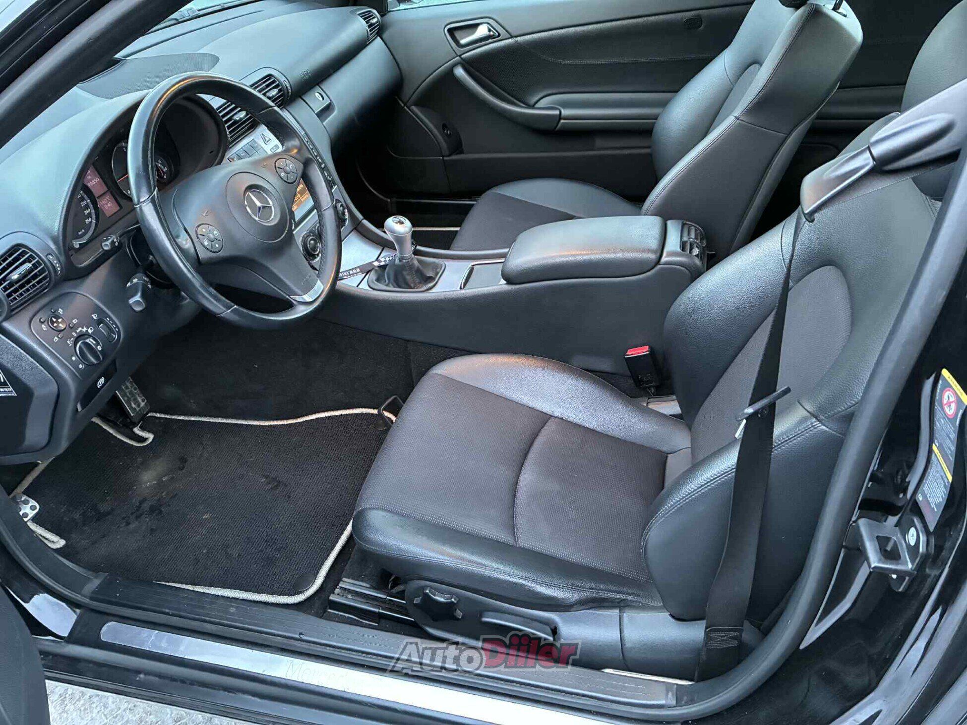 Mercedes-Benz 220 2.1 110kW 2010, kuva 7/10
