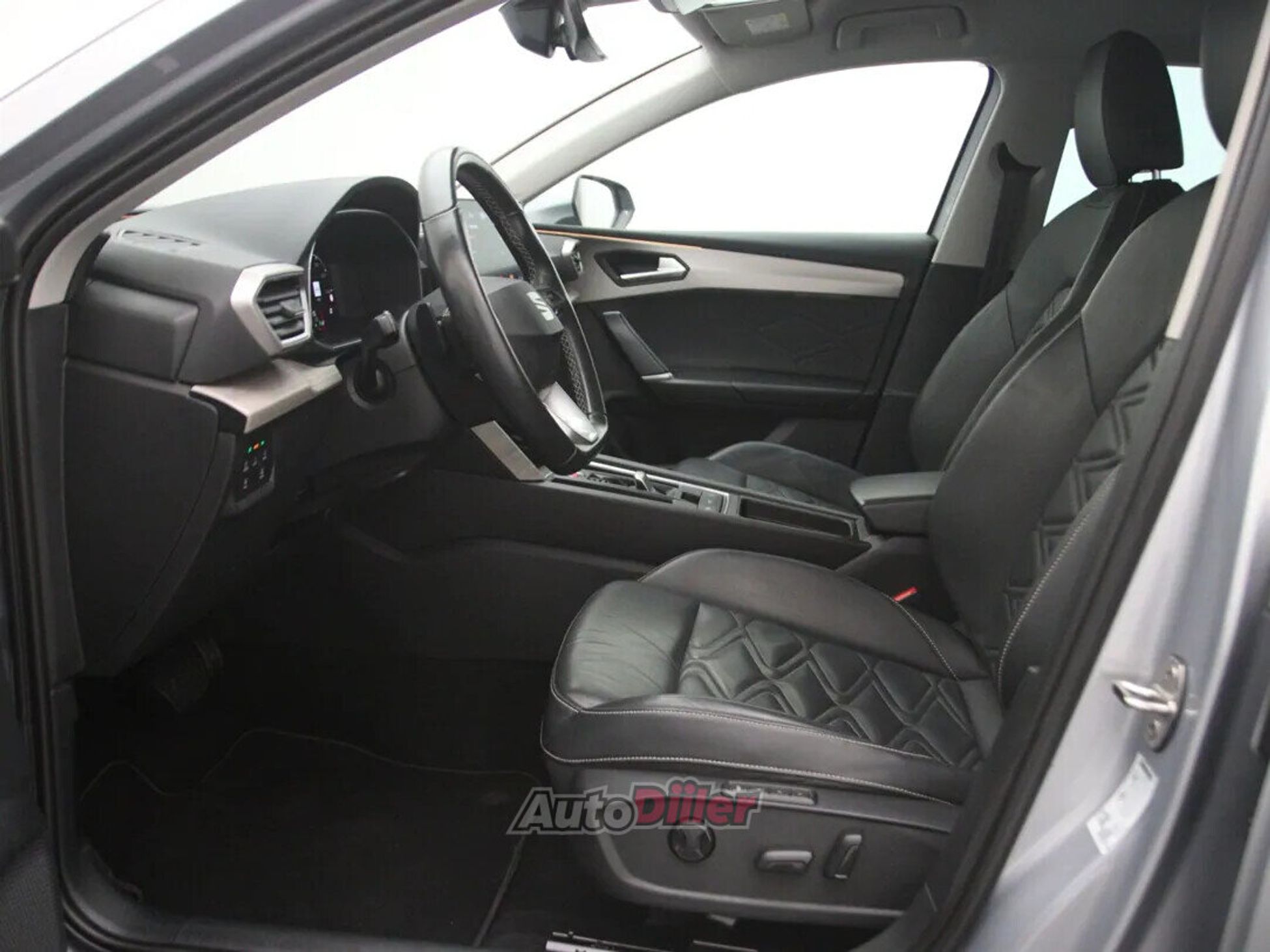 SEAT Leon Xcellence 2.0 110kW 2022, photo 4/10