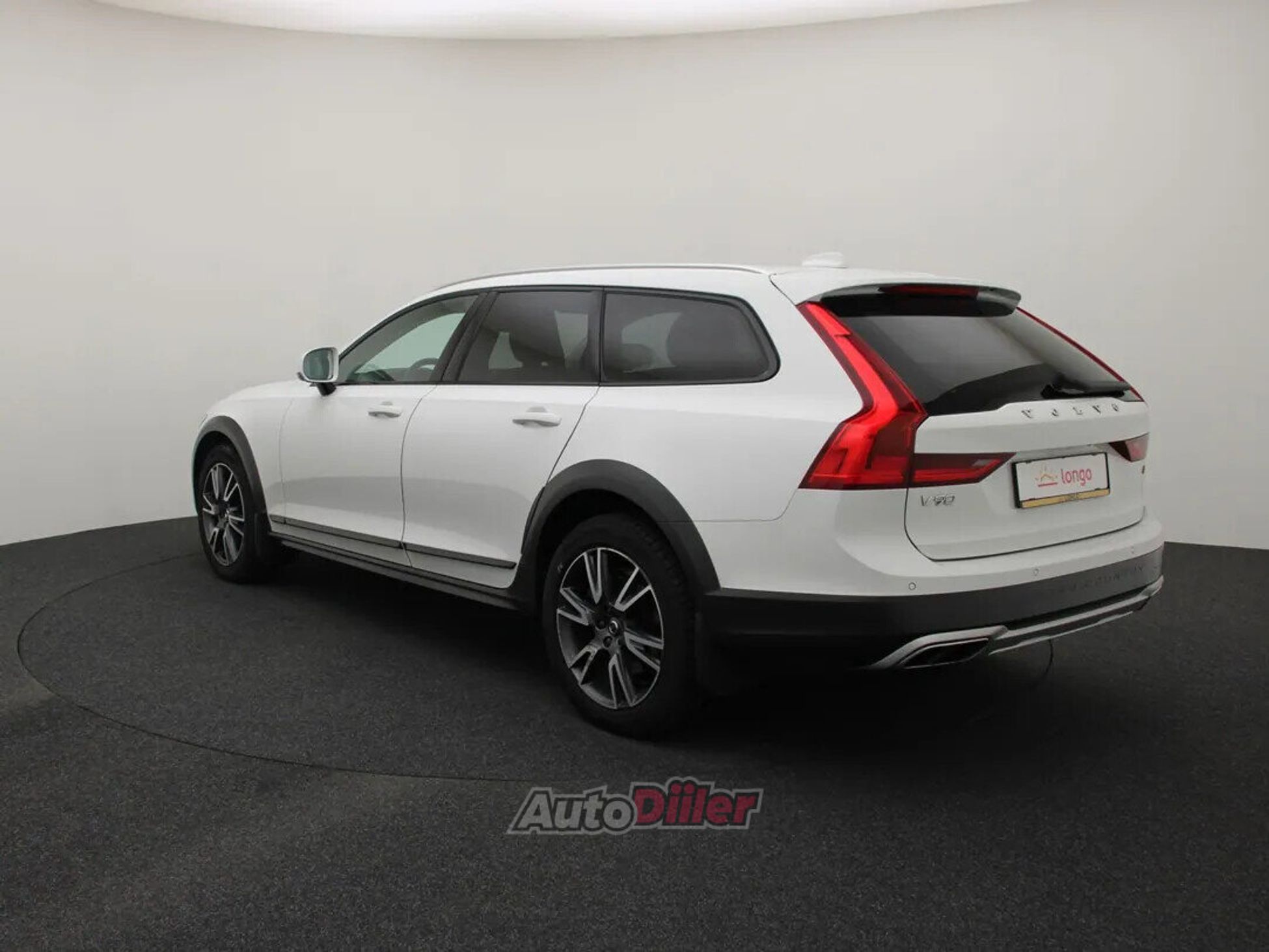 Volvo V90 Cross Country 2019, photo 7/10