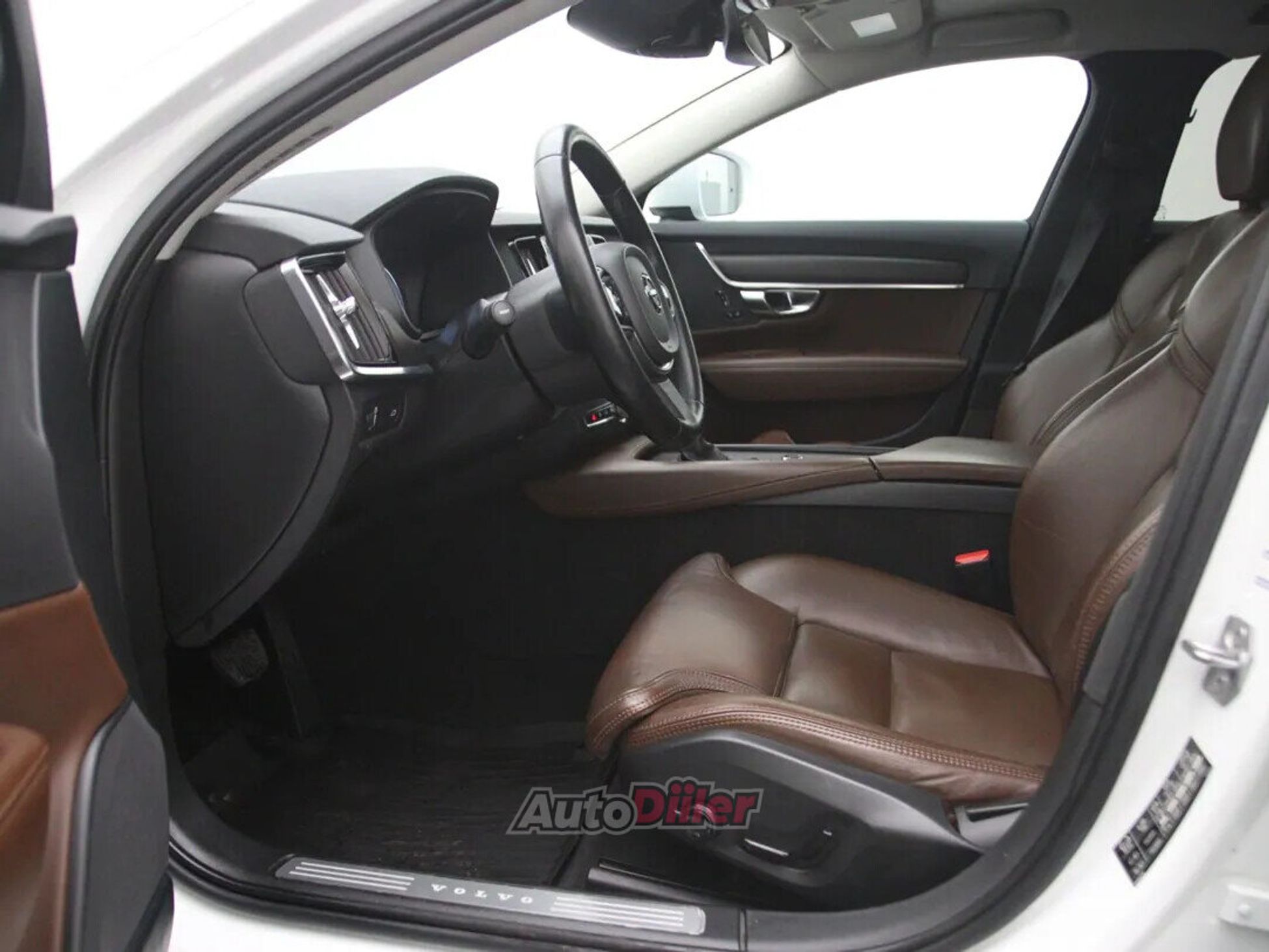 Volvo V90 Cross Country 2019, photo 4/10