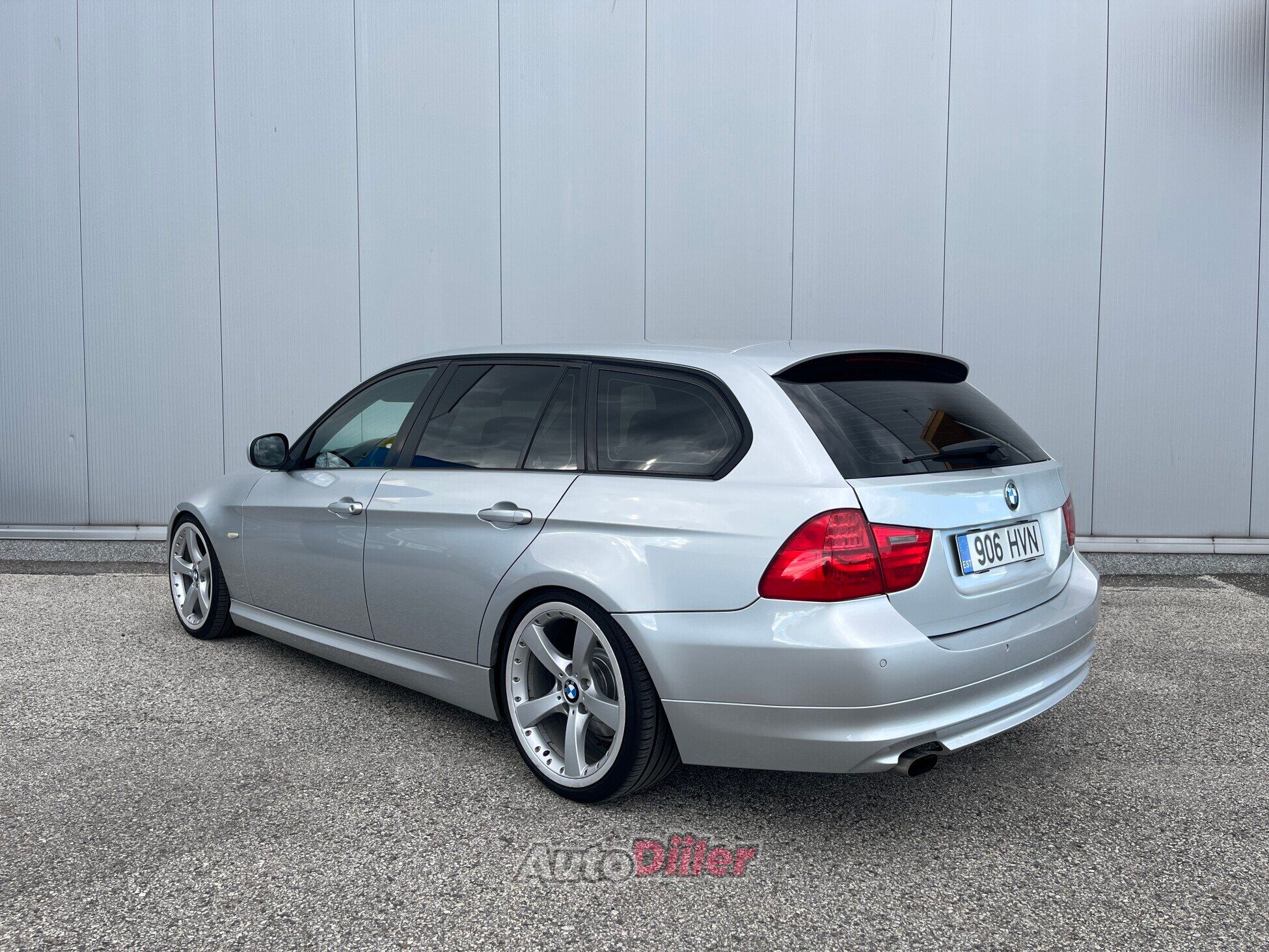 BMW 318 d LCI 2.0 105kW 2010, kuva 3/10