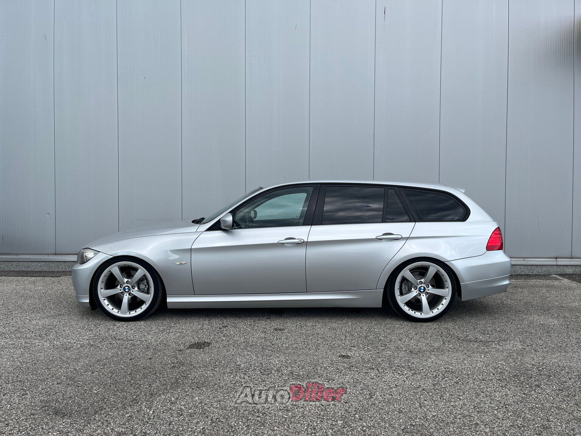 BMW 318 d LCI 2.0 105kW 2010, kuva 6/10
