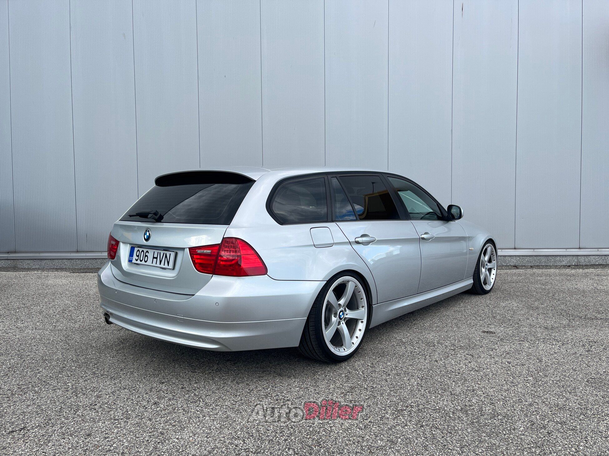 BMW 318 d LCI 2.0 105kW 2010, kuva 4/10