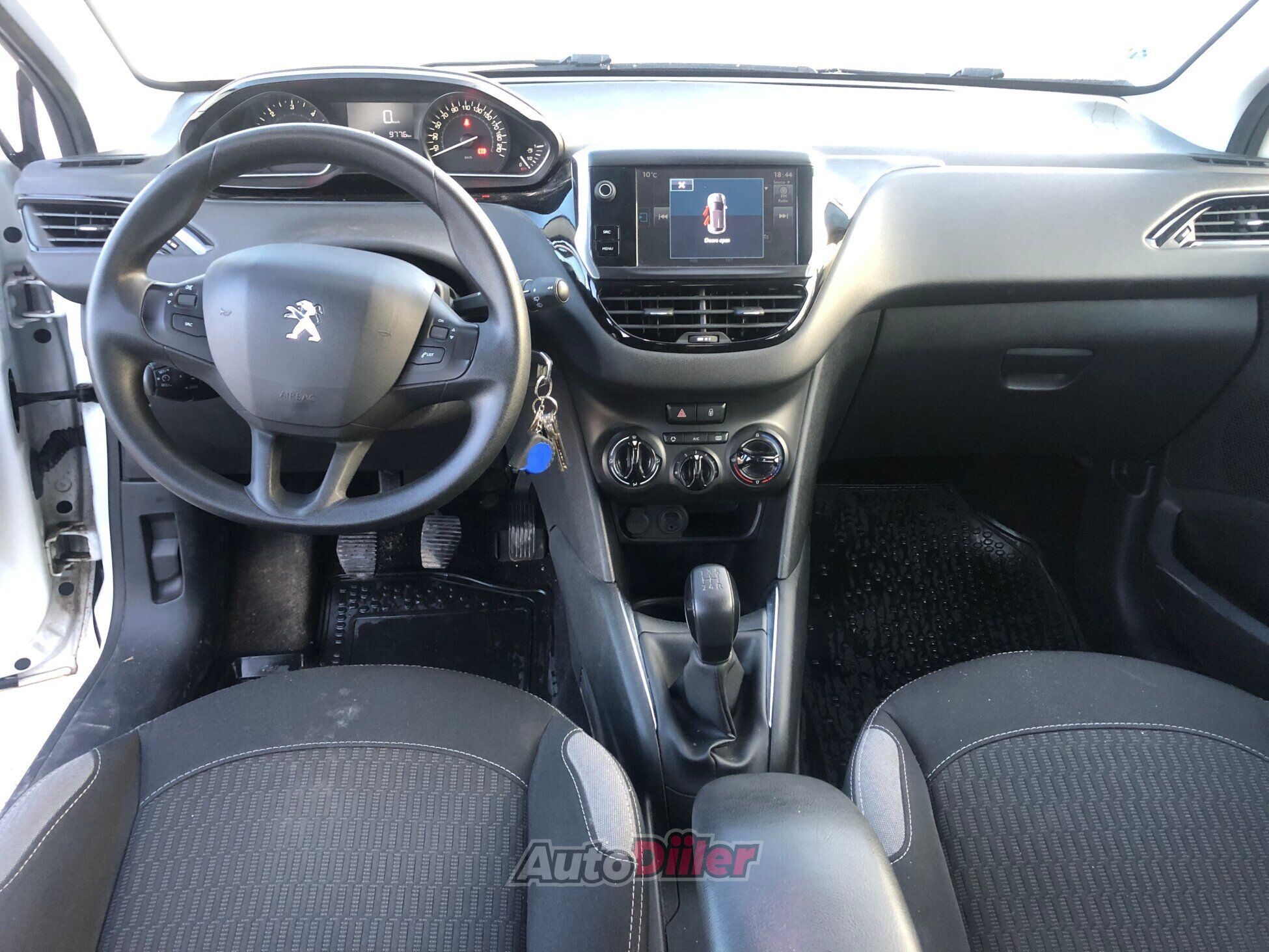 Peugeot 208 1.6 55kW 2016, photo 6/7