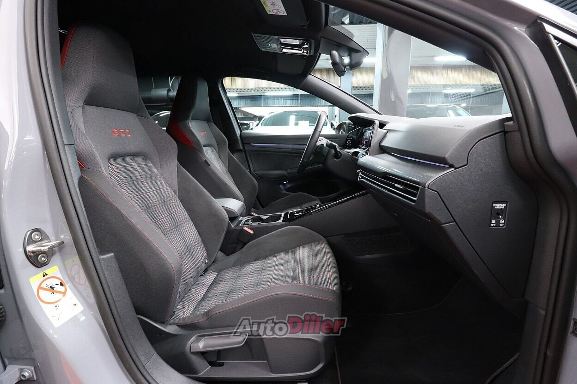 Volkswagen Golf GTI GTI 2.0 180kW 2024, photo 7/10