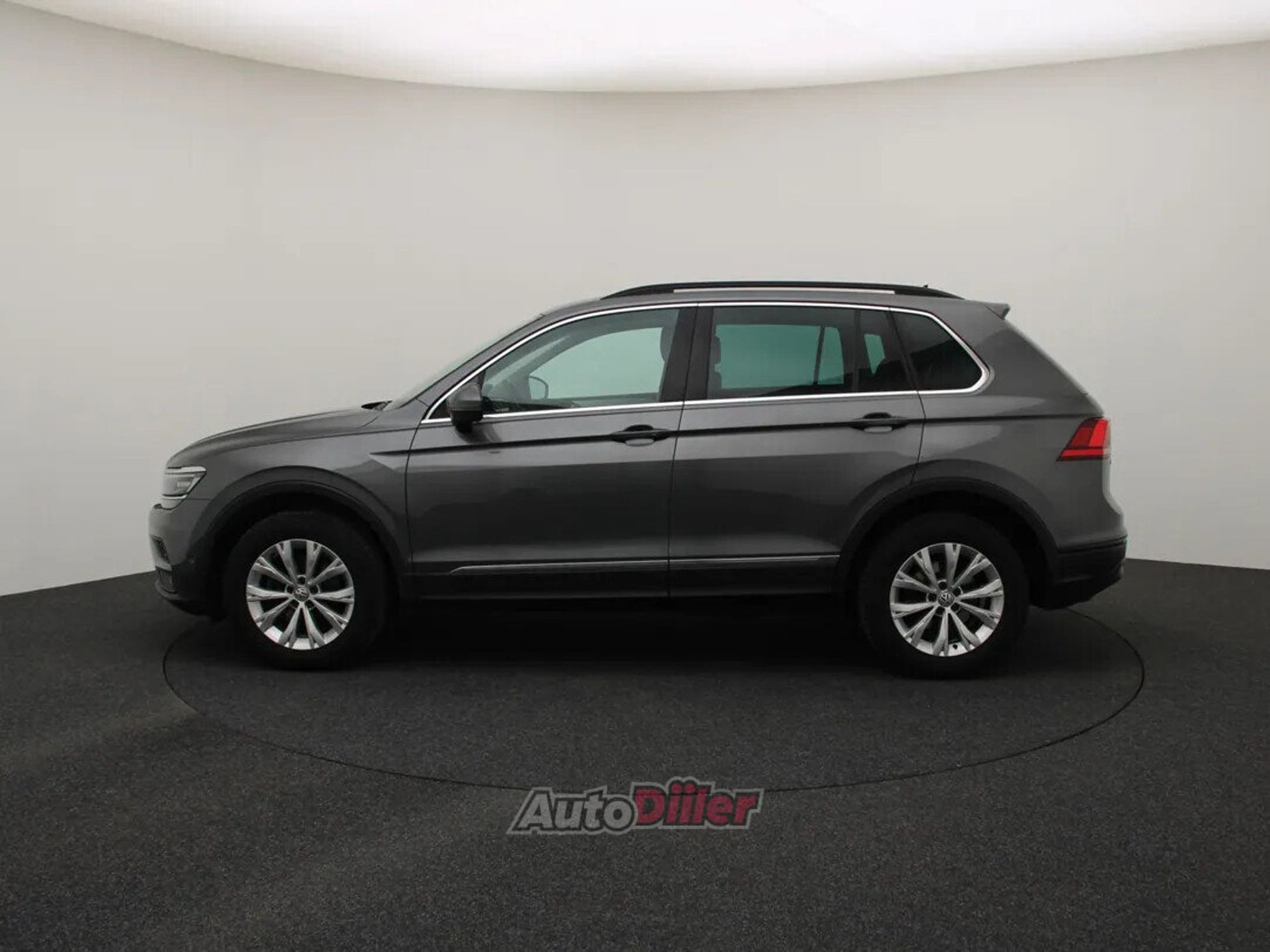 Volkswagen Tiguan Comfortline 2.0 110kW 2019, kuva 6/10