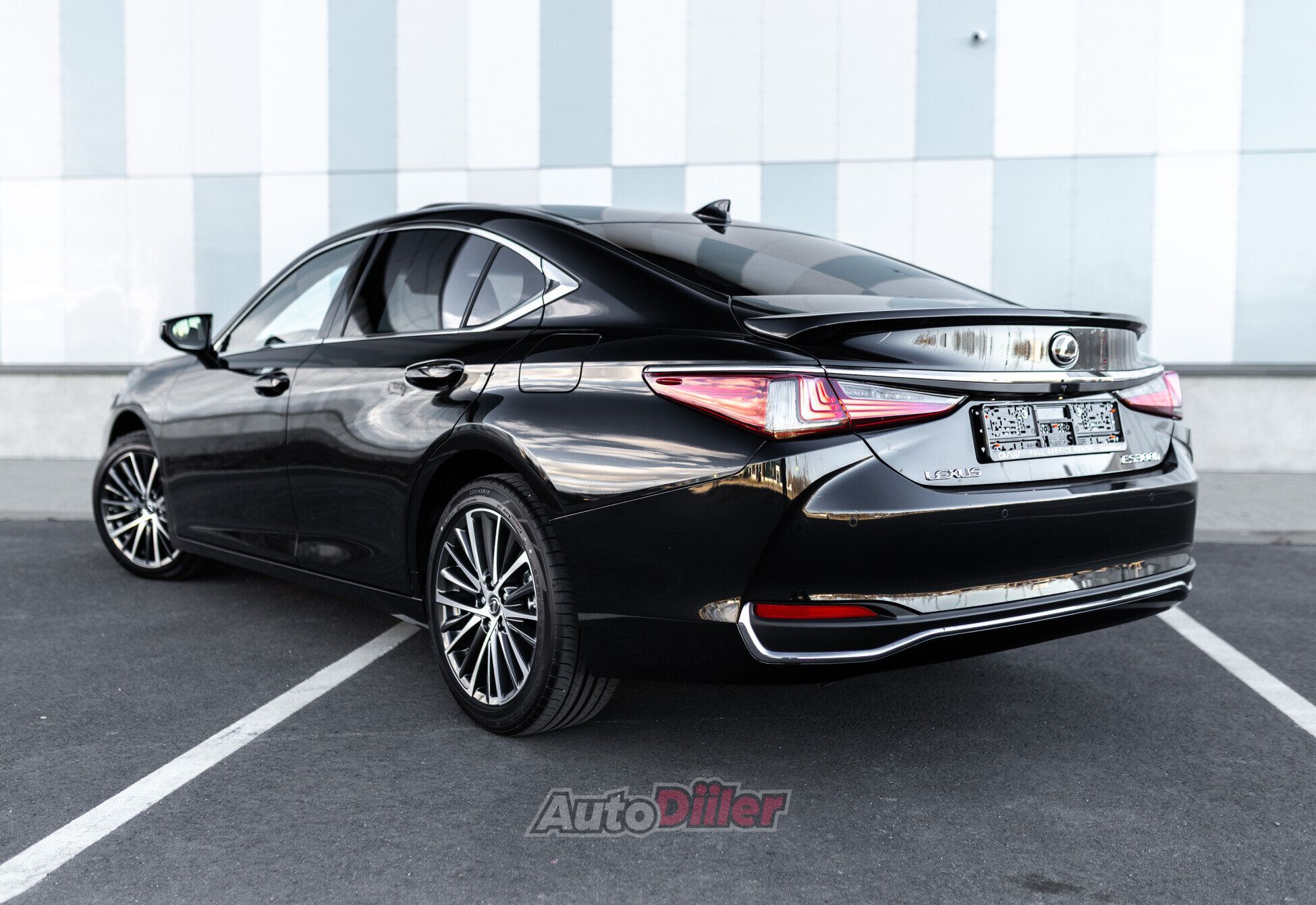 Lexus ES 300h 2.5 131kW 2026, photo 3/10