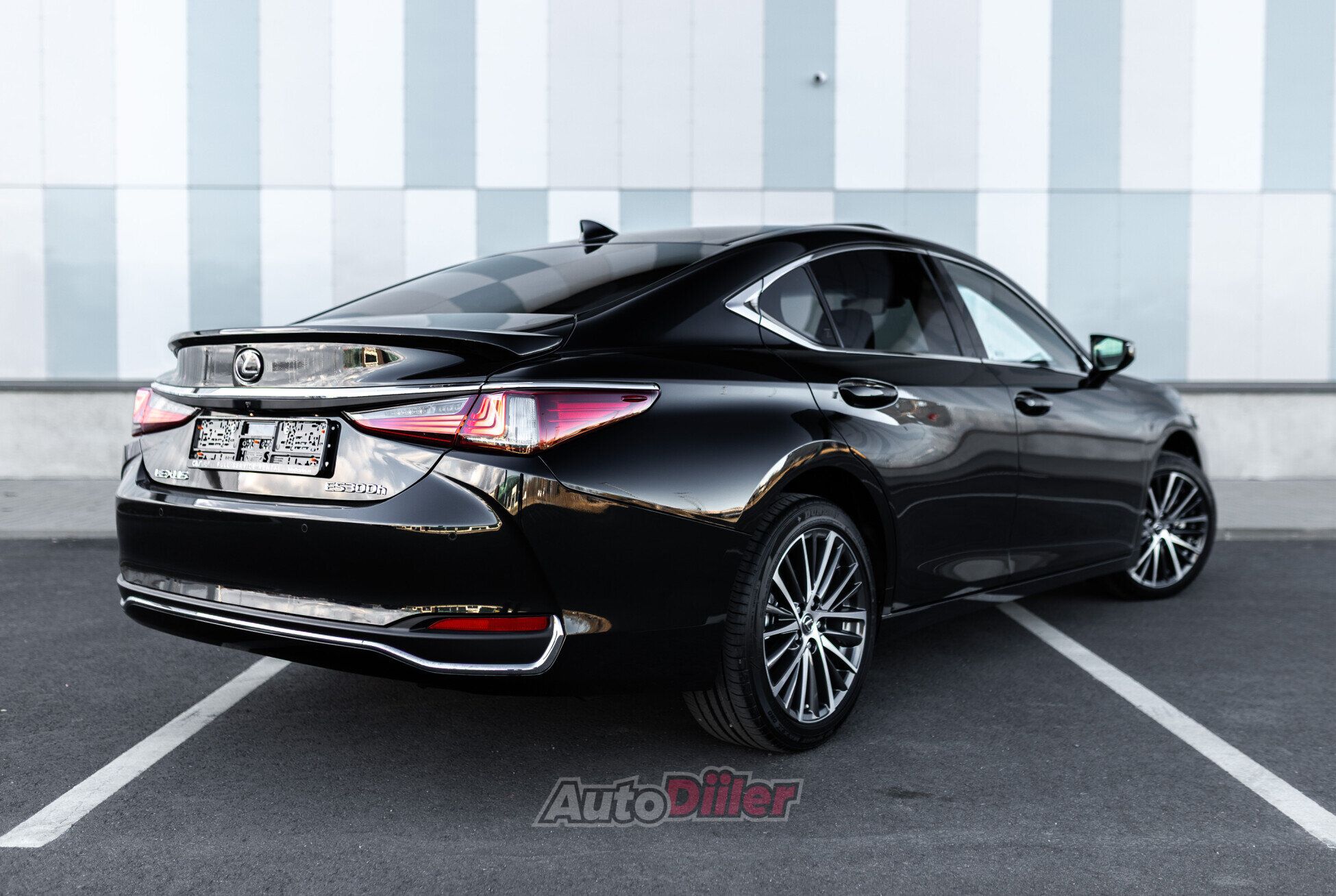 Lexus ES 300h 2.5 131kW 2026, photo 4/10