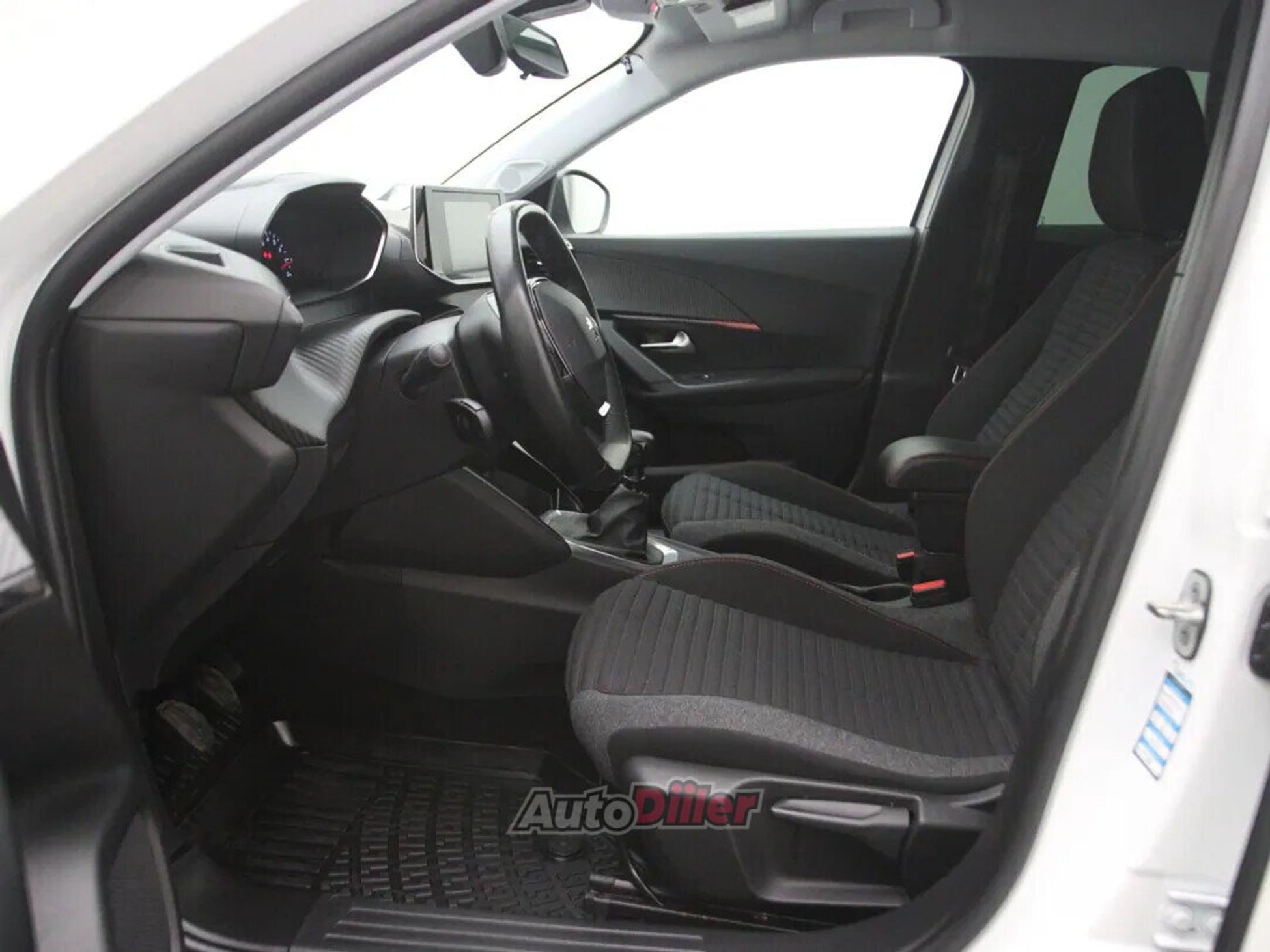 Peugeot 2008 Active 1.5 81kW 2022, photo 4/10