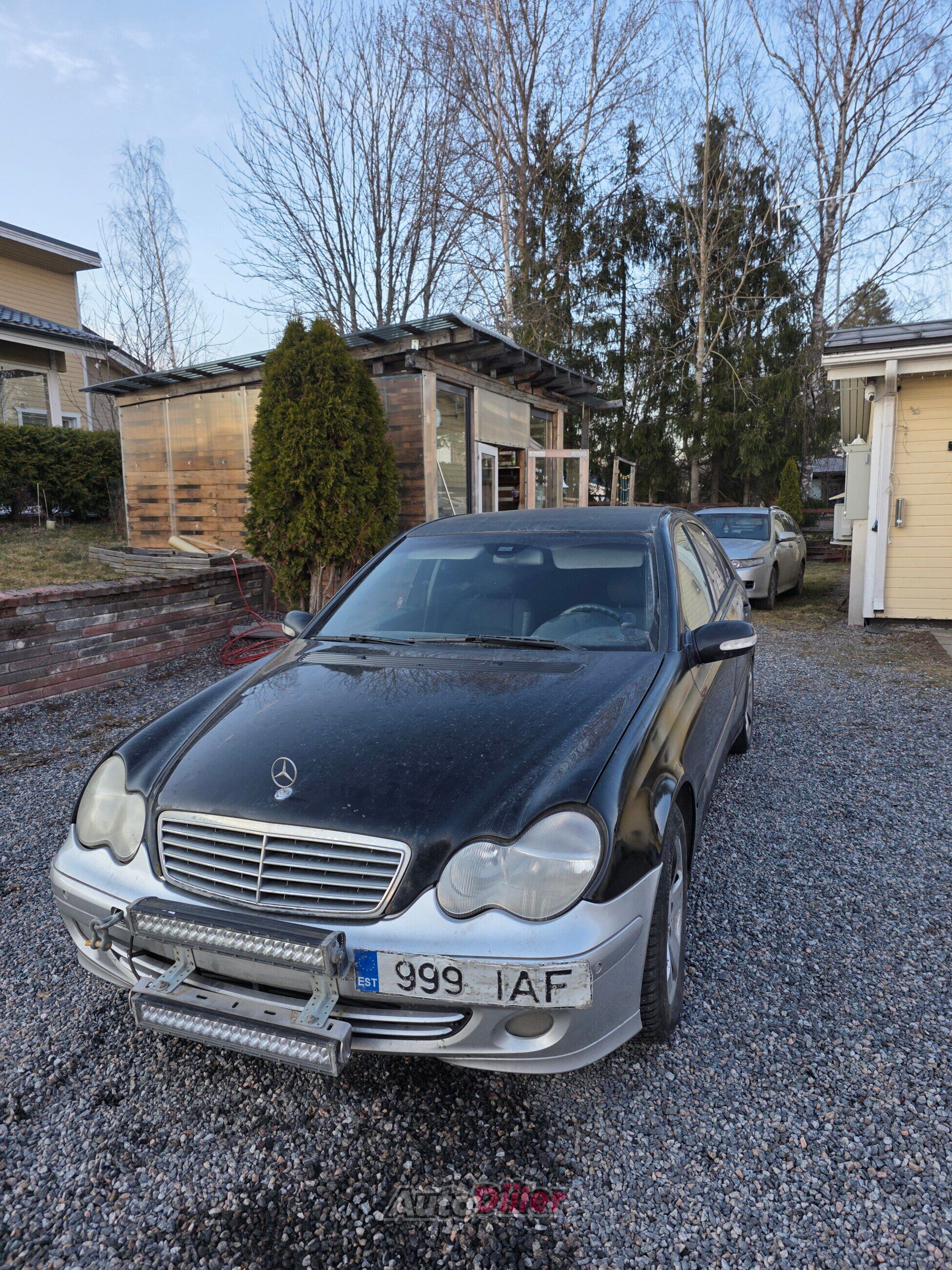 Mercedes-Benz C 200 2.1 110kW 2003, kuva 3/10