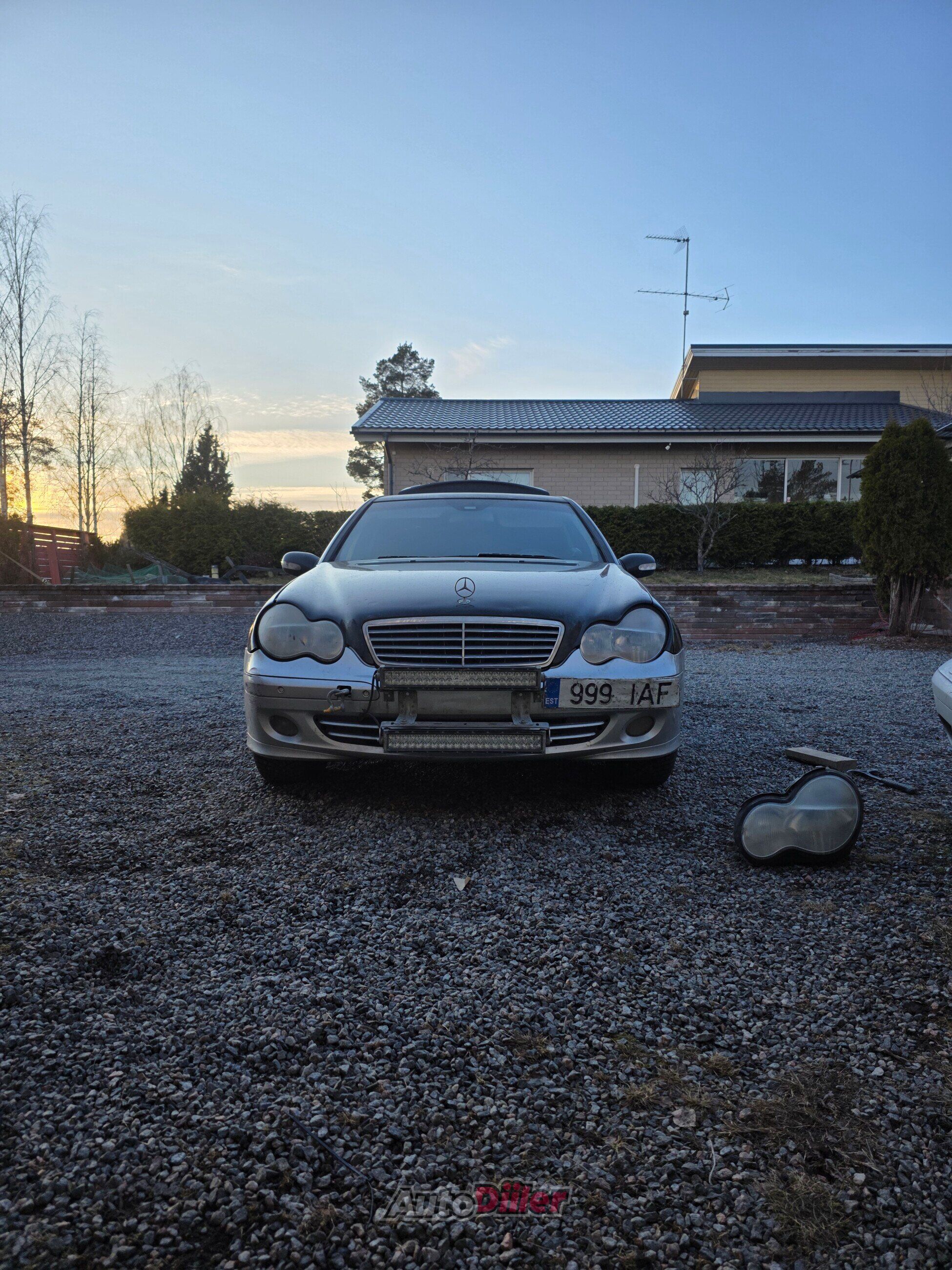 Mercedes-Benz C 200 2.1 110kW 2003, kuva 6/10