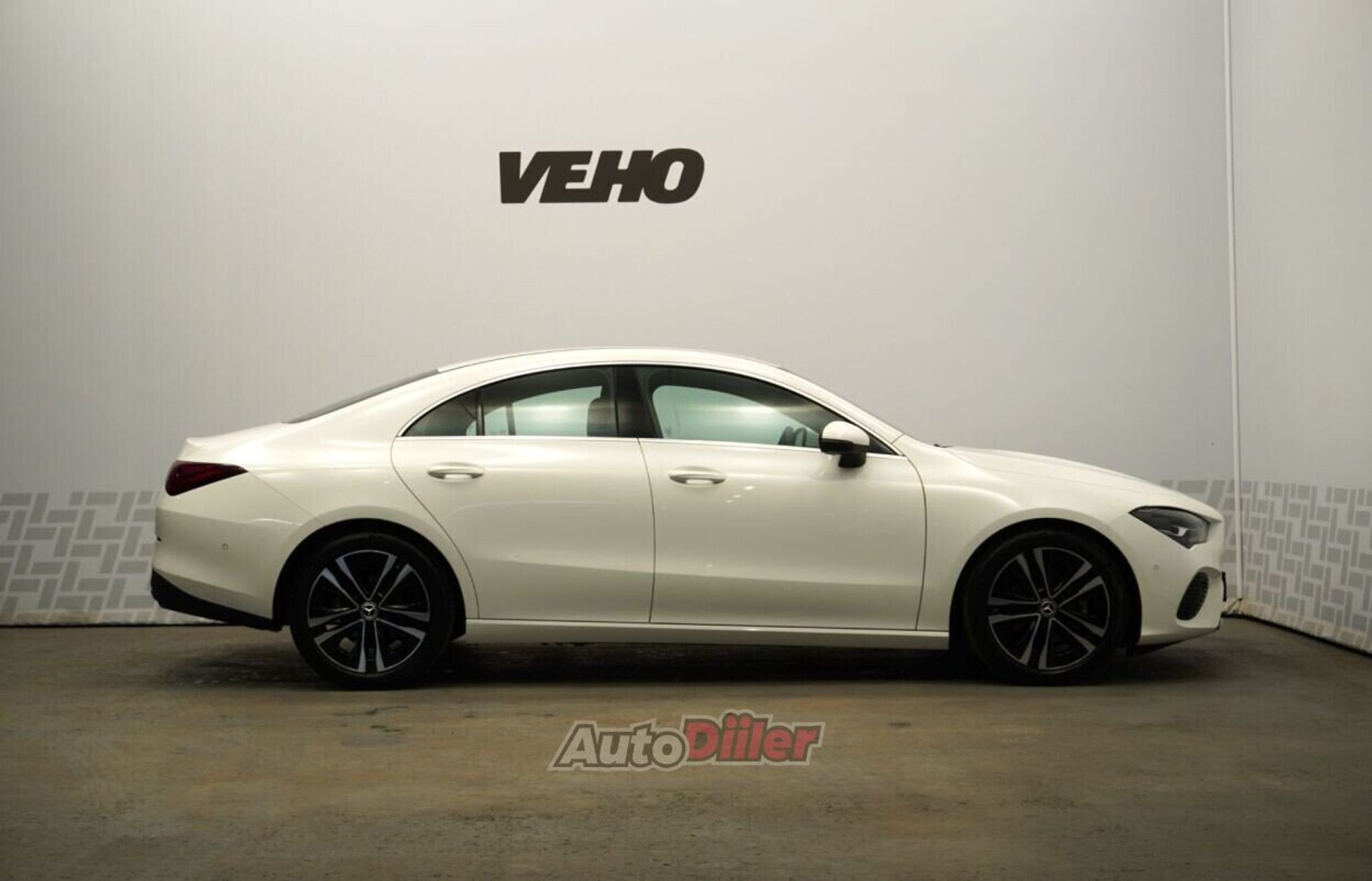 Mercedes-Benz CLA 180 Coupe 1.3 100kW 2025, photo 4/10