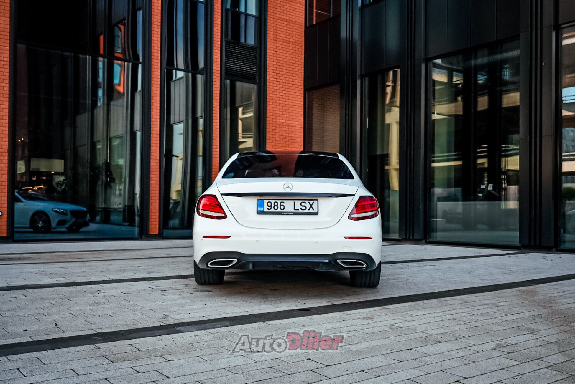 Mercedes-Benz E 220 2016, kuva 6/10