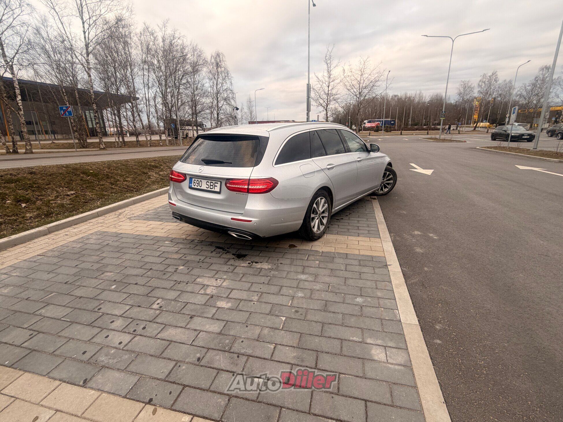 Mercedes-Benz E 200 1.6 118kW 2019, kuva 2/6