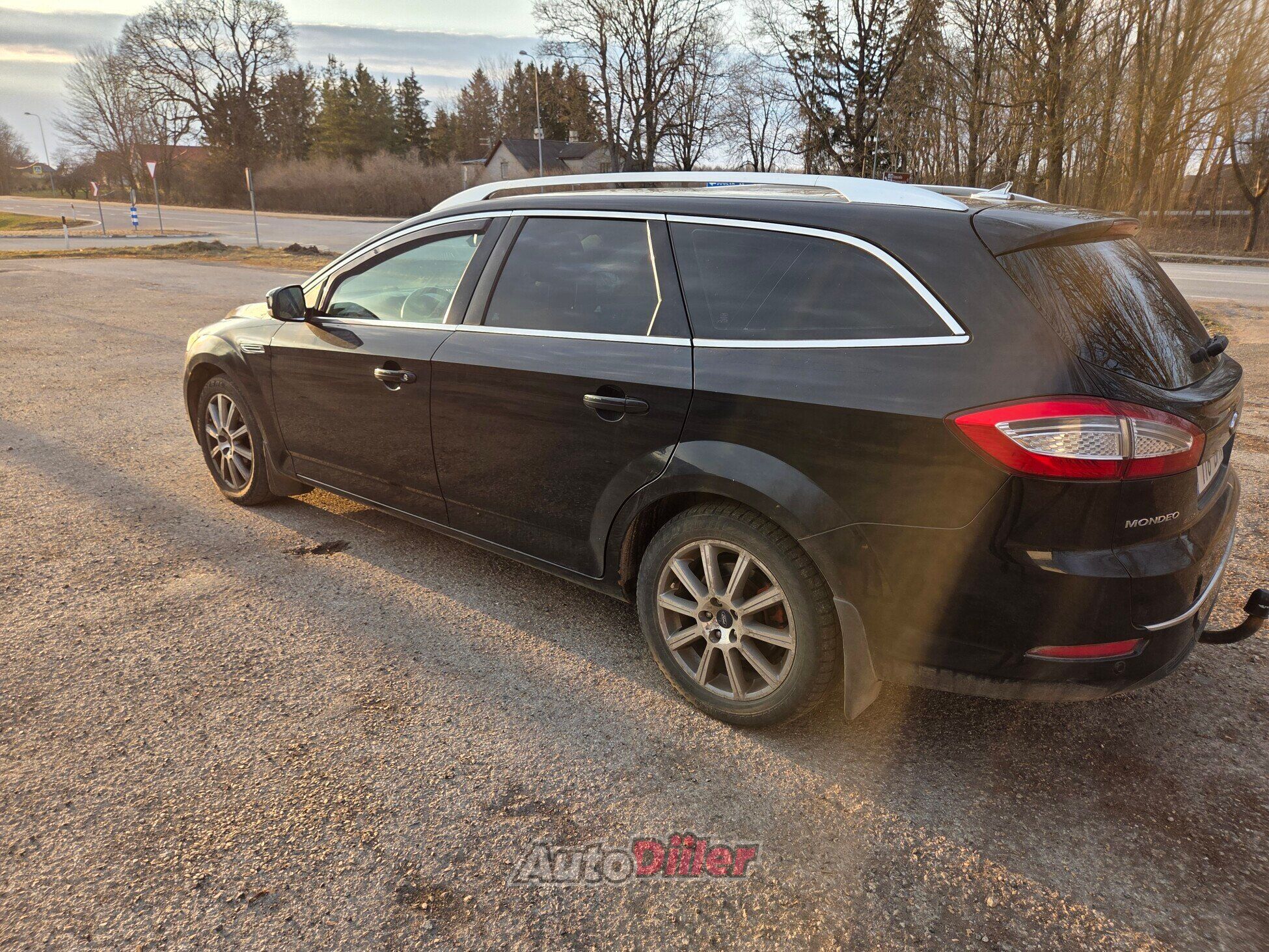 Ford Mondeo 2.0 103kW 2011, kuva 3/9