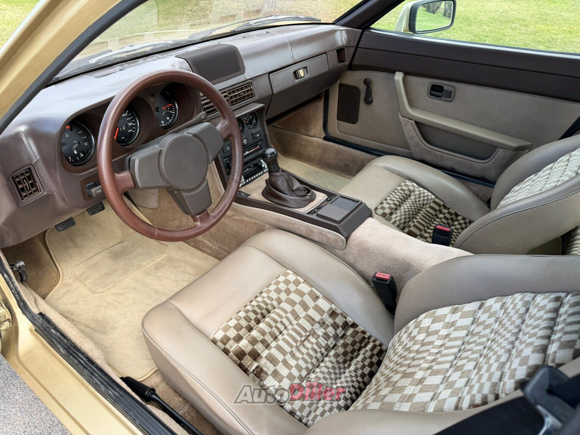 Porsche 924 2.0 92kW 1984, kuva 5/10