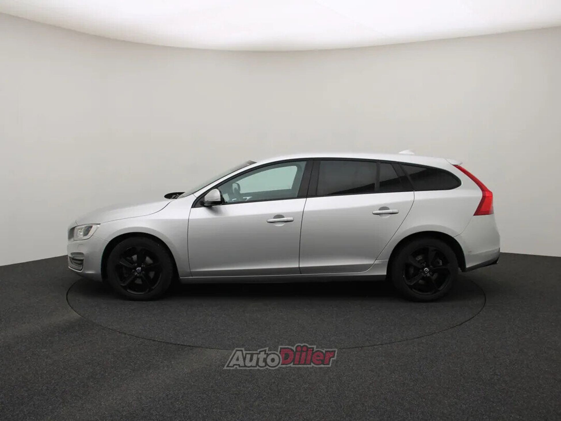 Volvo V60 Polar+ Dynamic 2.0 110kW 2018, kuva 6/10