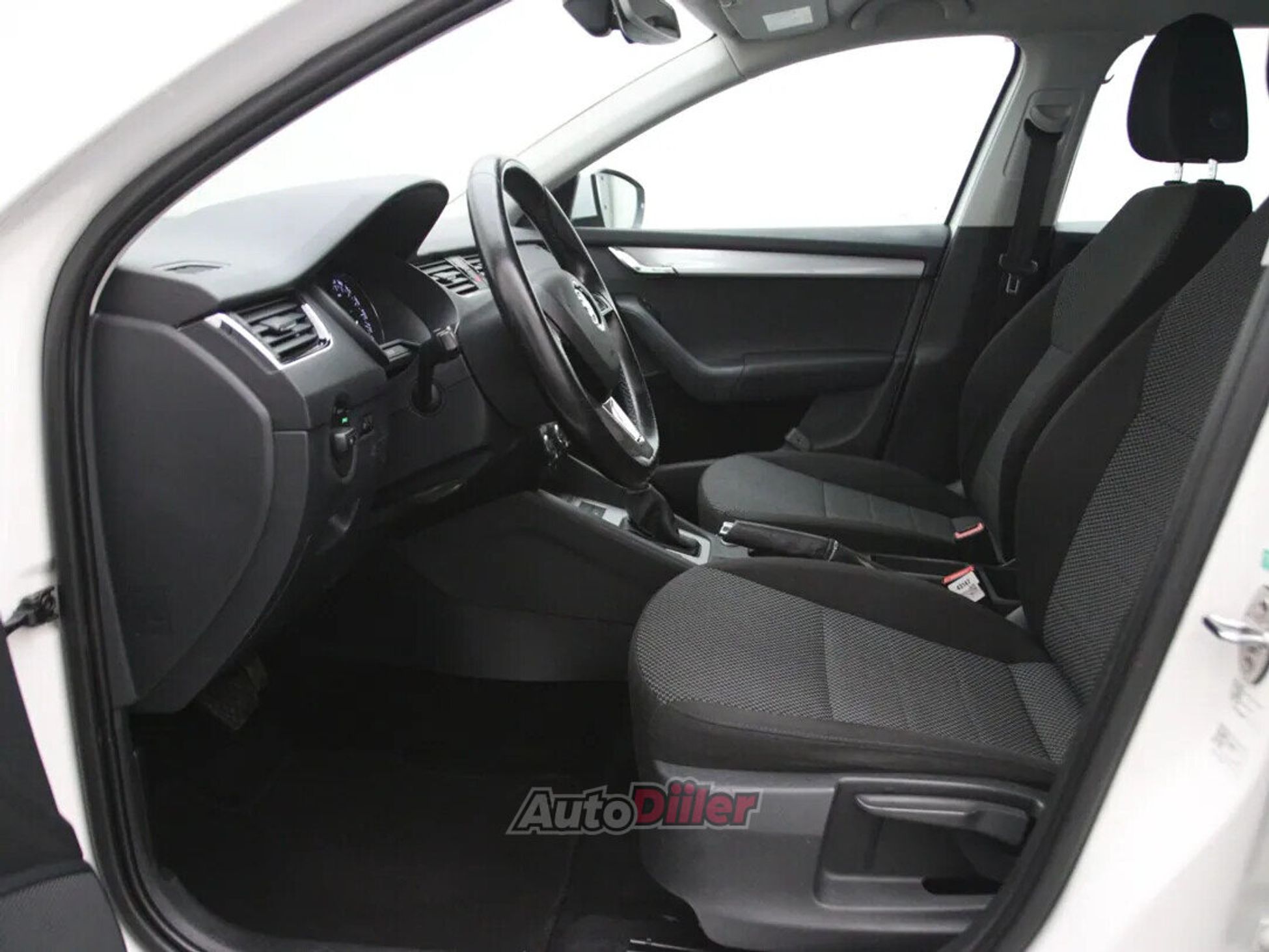 Skoda Octavia Ambition Business 1.6 81kW 2016, kuva 4/10