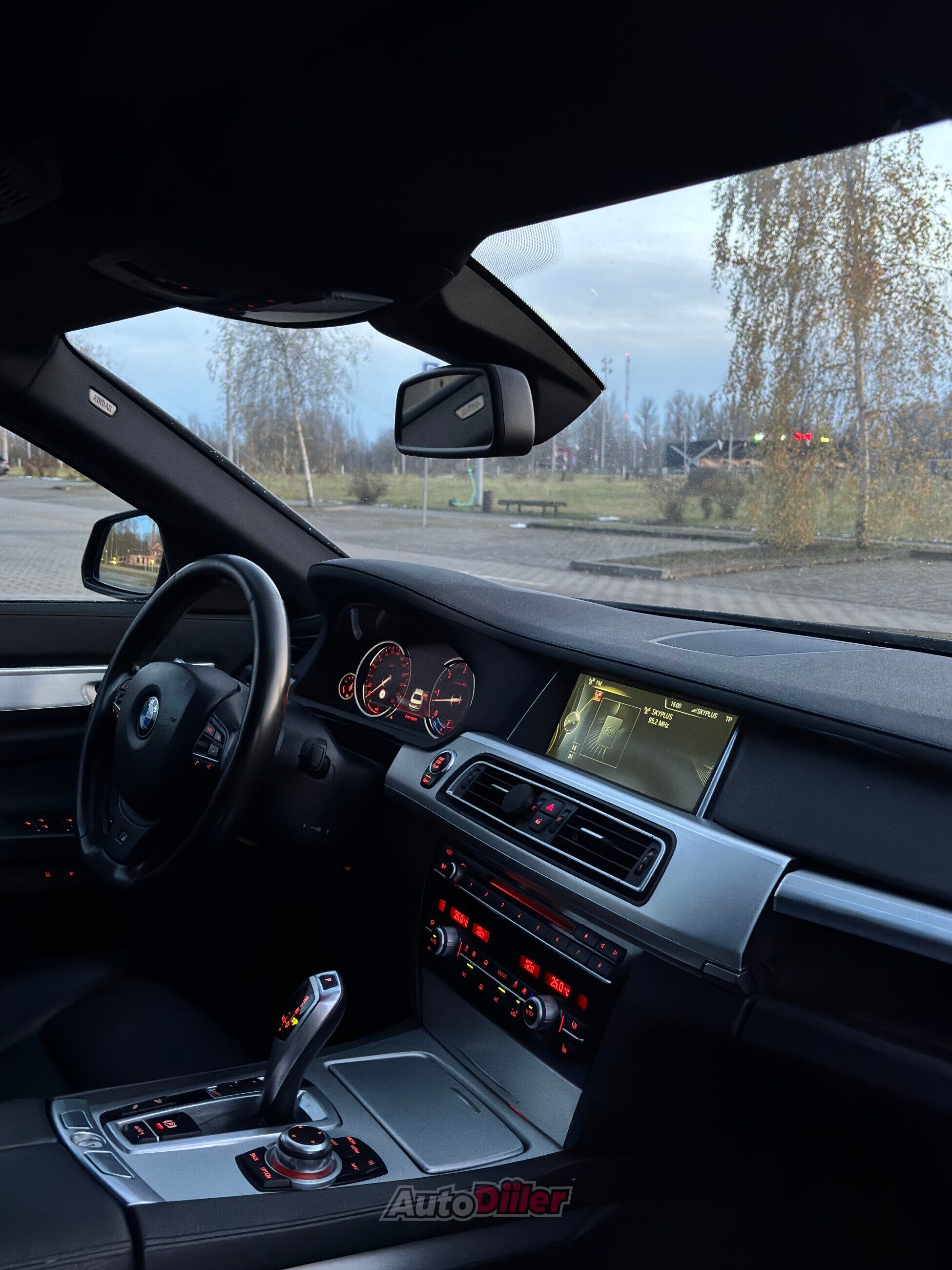 BMW 740 3.0 230kW 2012, kuva 6/9
