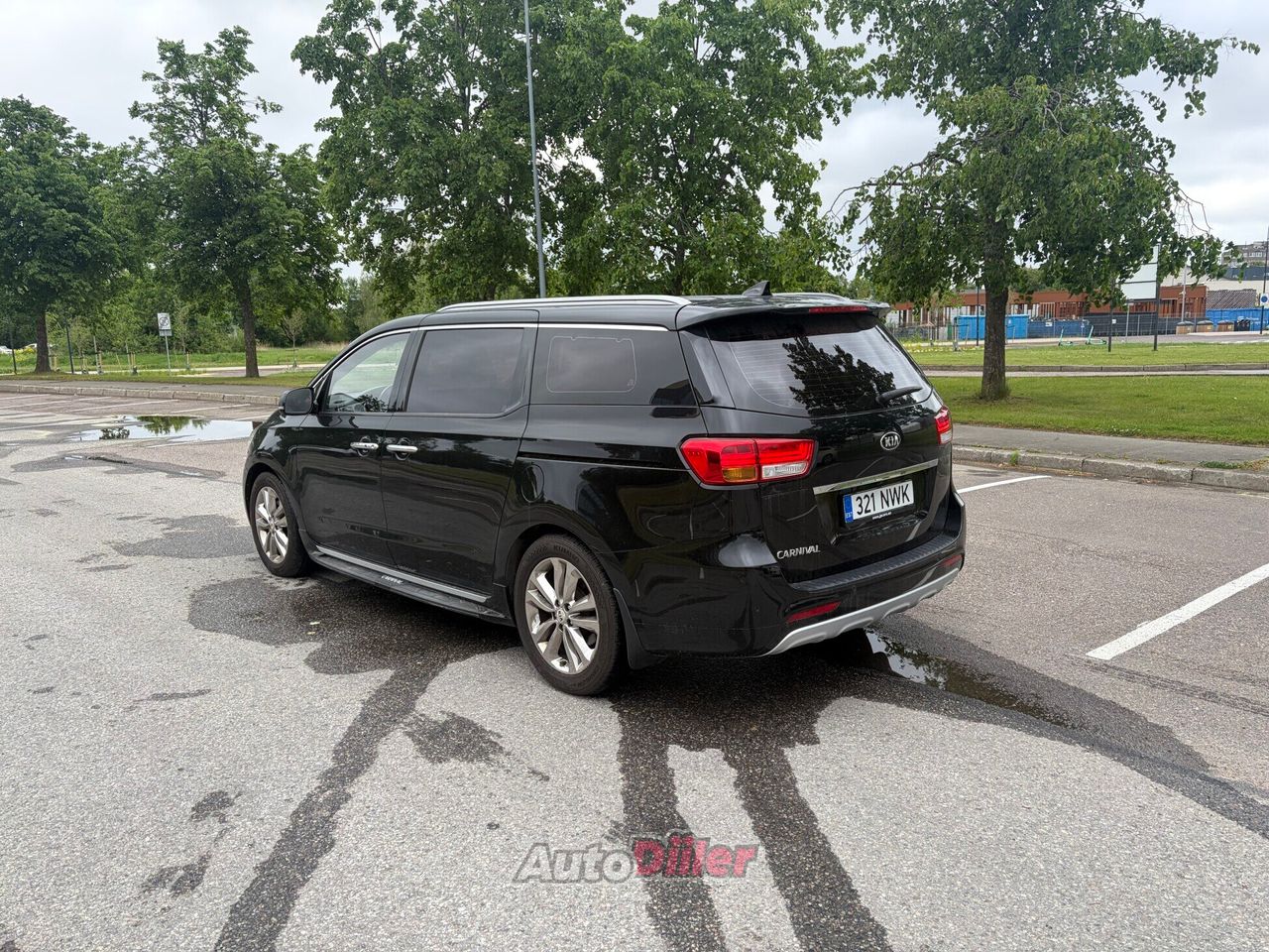 Kia Carnival Luxury 143kW