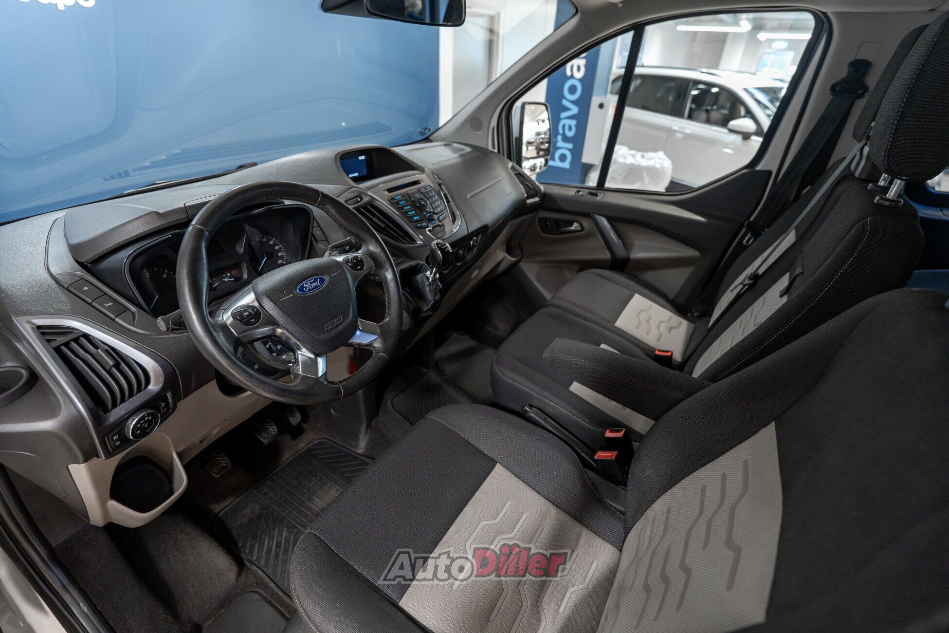 Ford Tourneo Custom 2017, photo 4/10