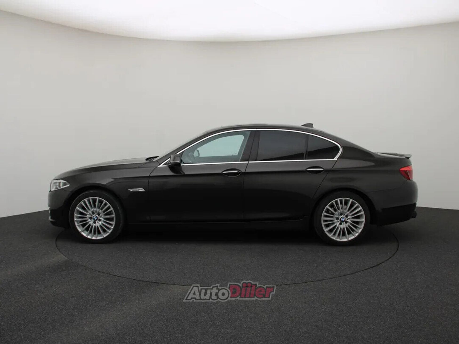 BMW 525 Luxury Line 2.0 160kW 2014, photo 6/10