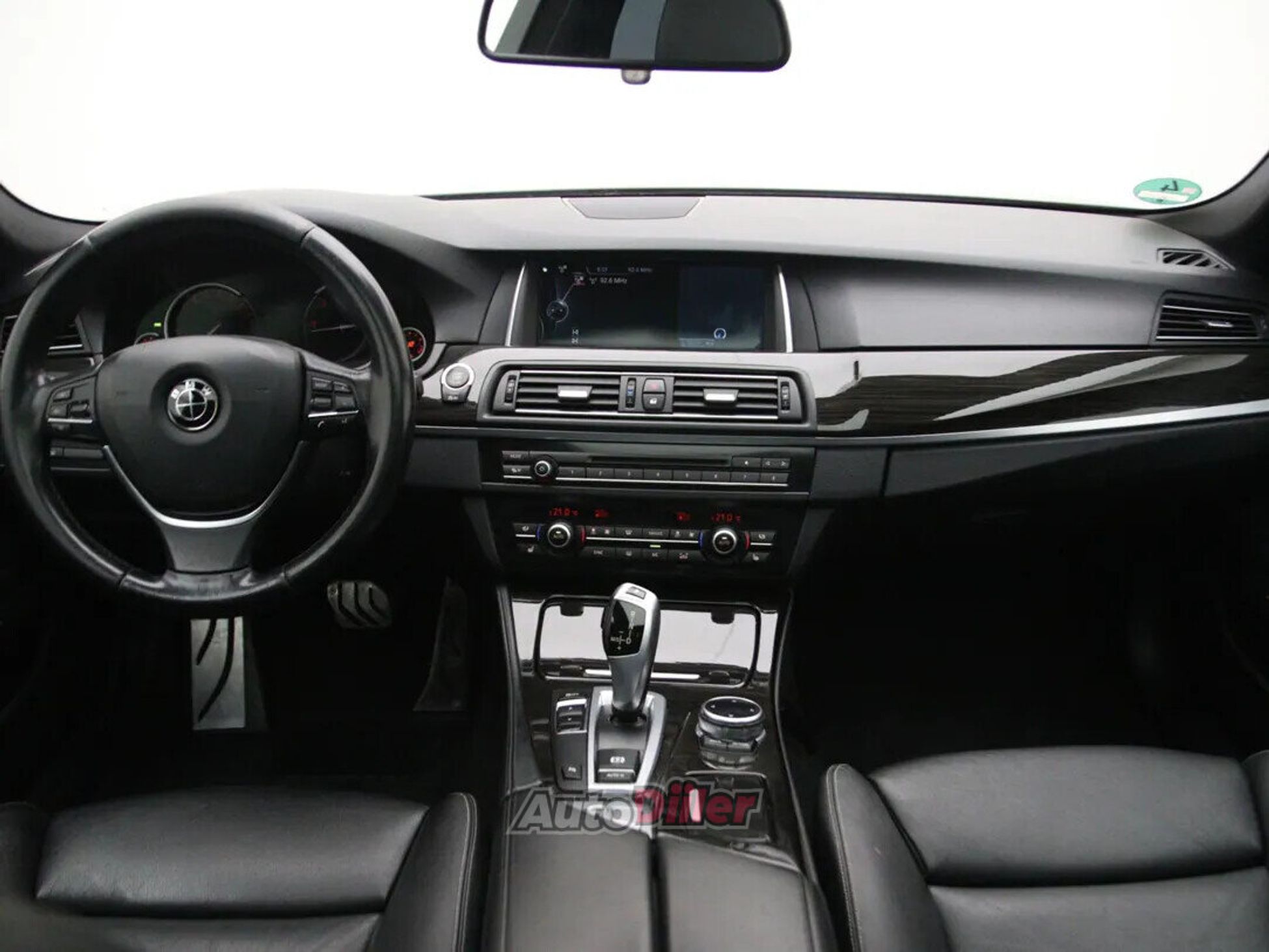 BMW 525 Luxury Line 2.0 160kW 2014, photo 2/10