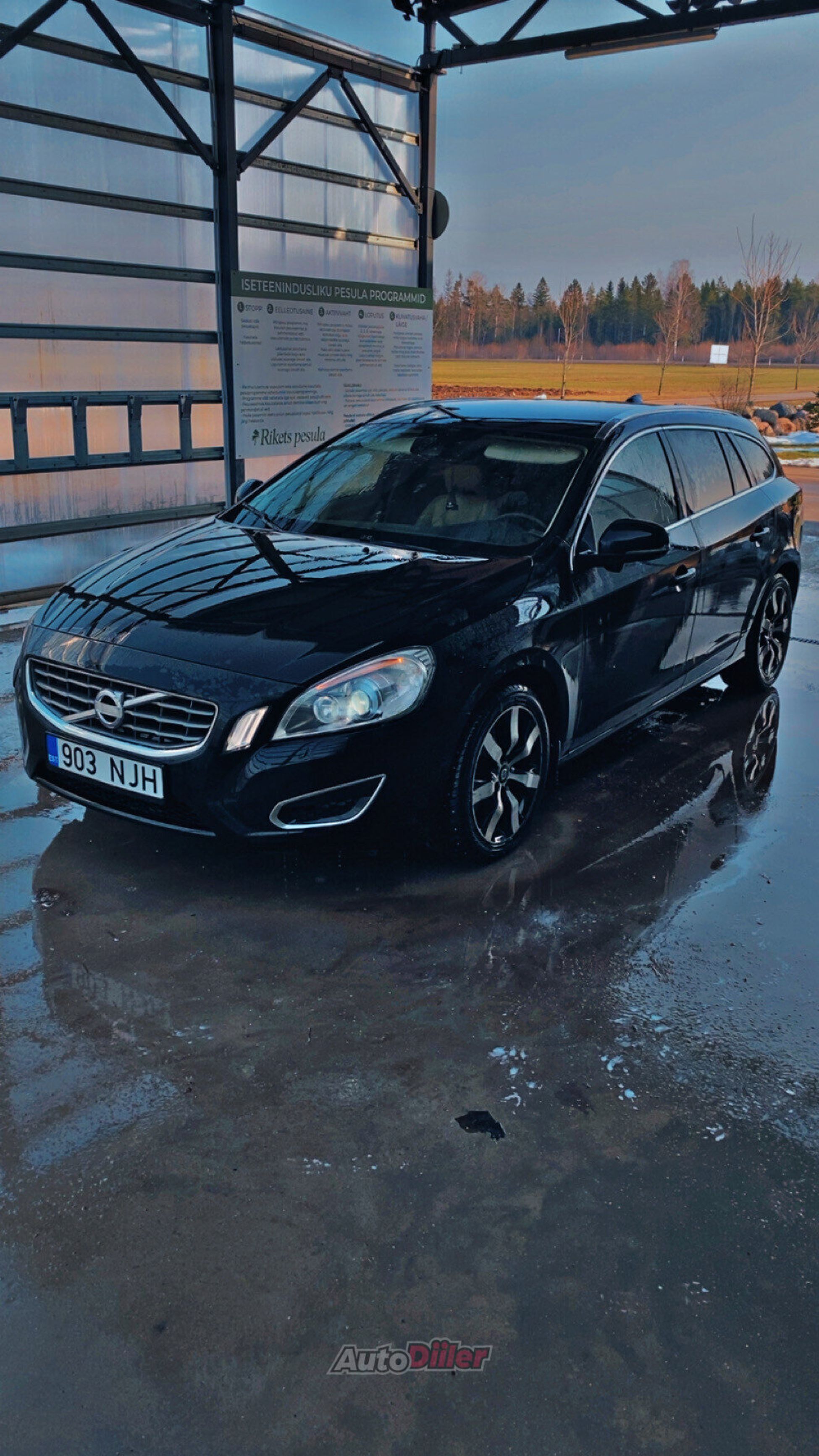 Volvo V60 1.6 84kW 2011, kuva 2/5