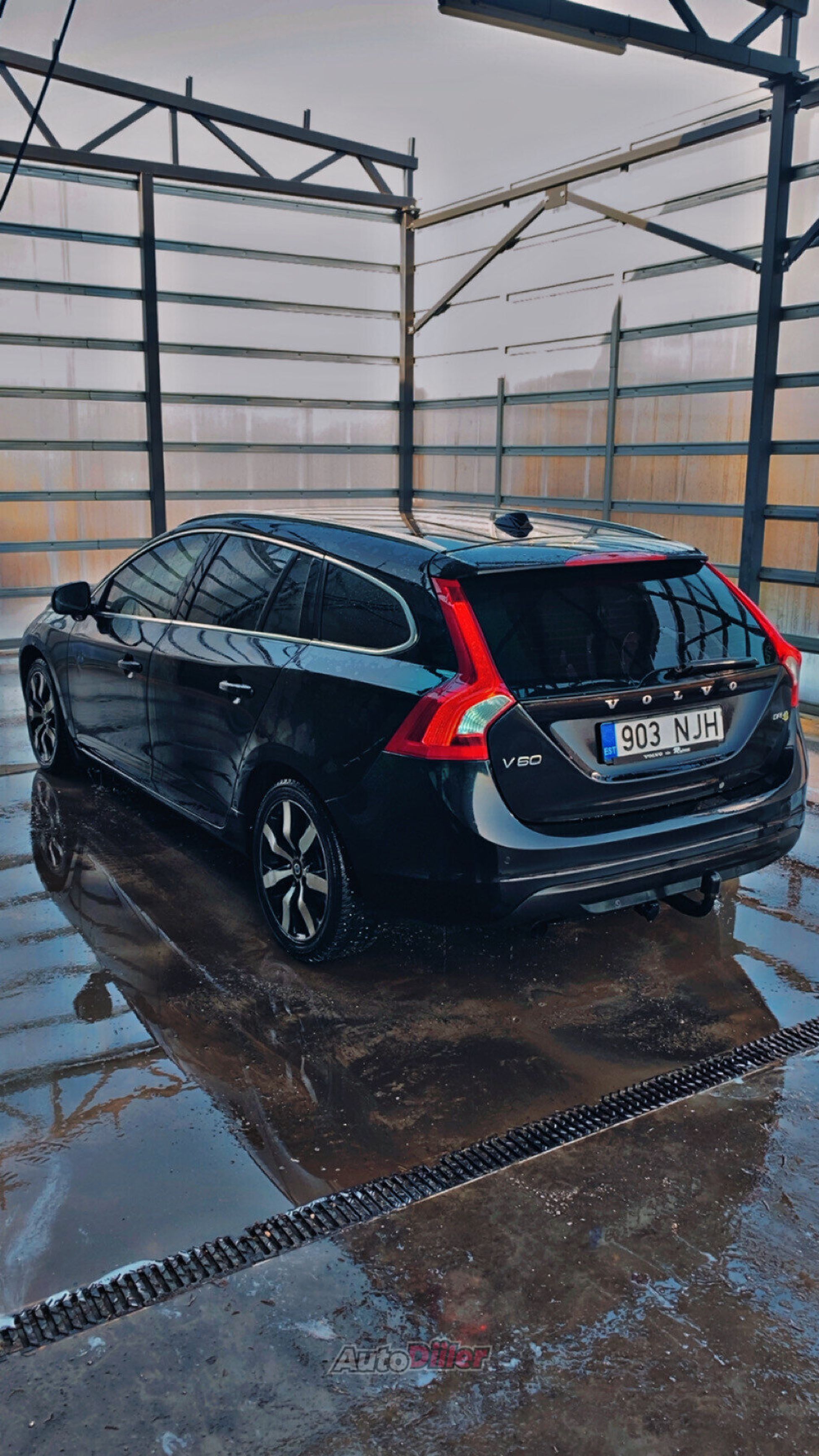 Volvo V60 1.6 84kW 2011, kuva 4/5