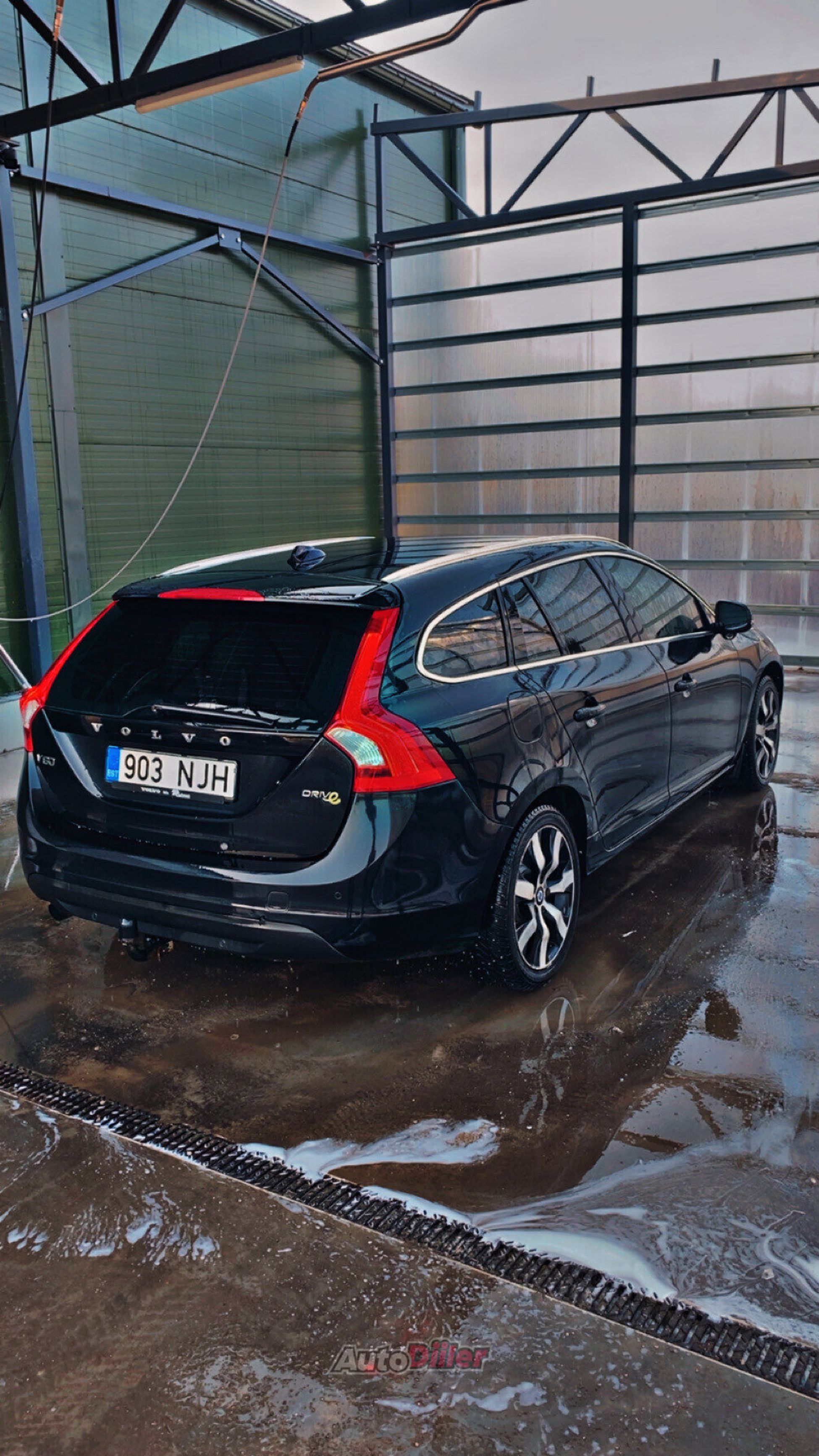 Volvo V60 1.6 84kW 2011, kuva 3/5