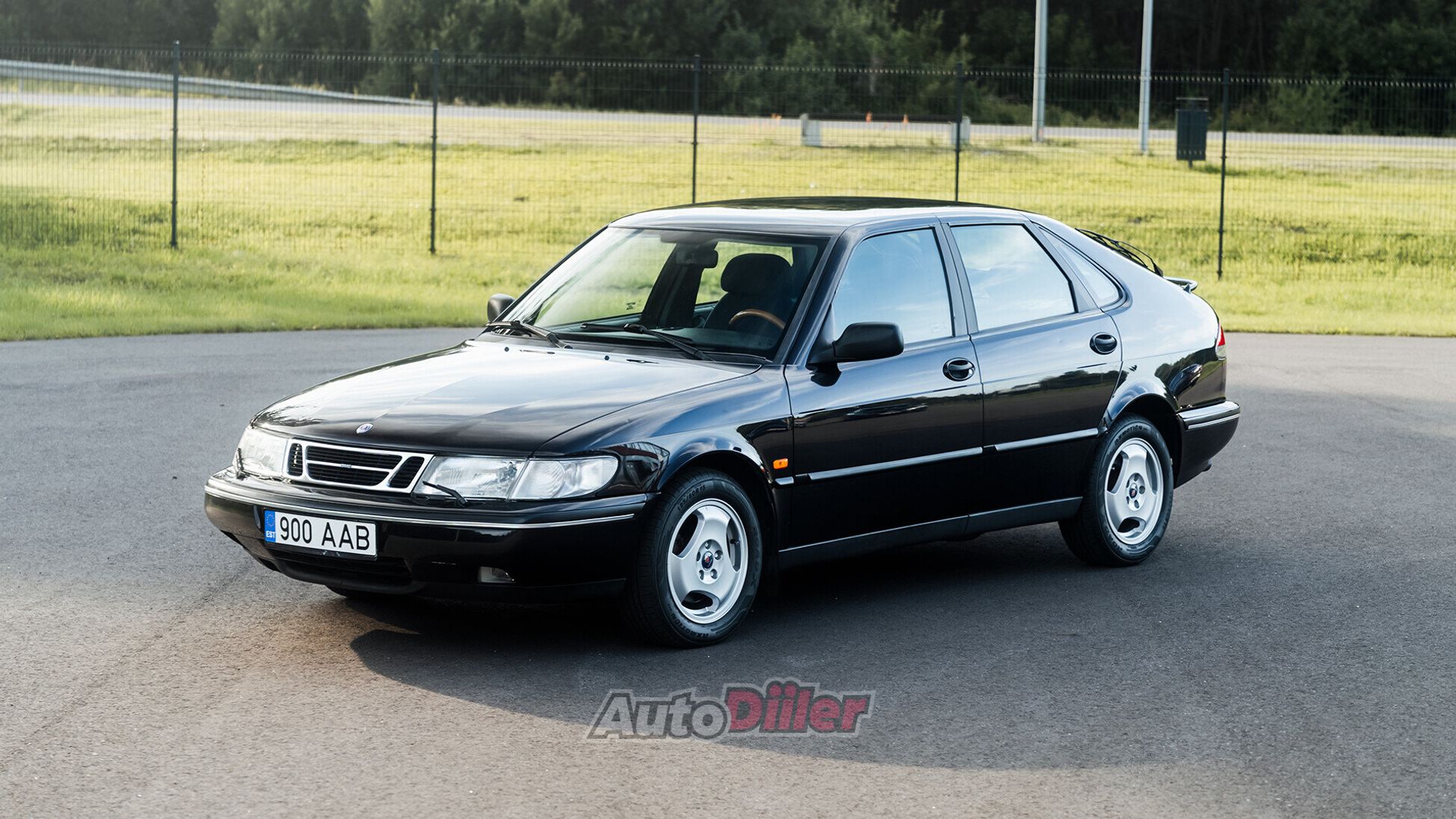 Saab 900