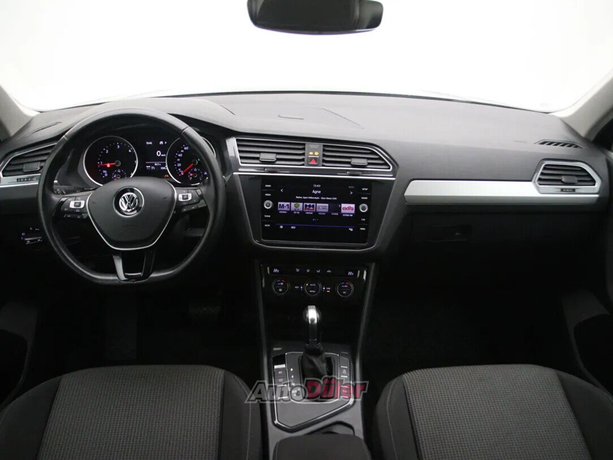 Volkswagen Tiguan Comfortline 2.0 110kW 2018, kuva 2/10