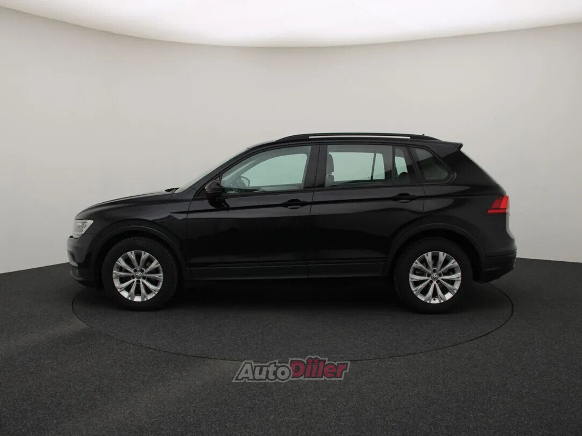 Volkswagen Tiguan Comfortline 2.0 110kW 2018, kuva 6/10
