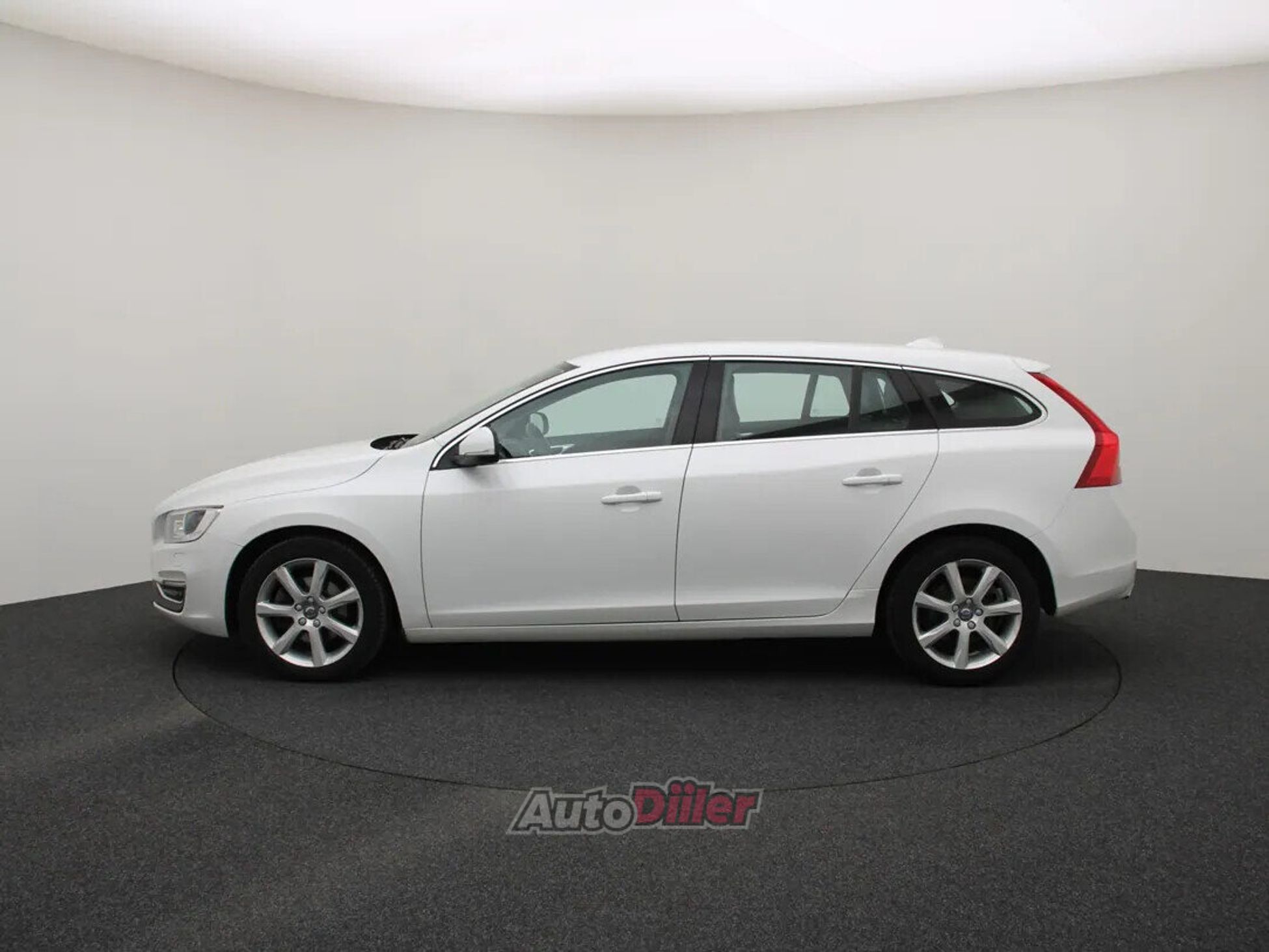 Volvo V60 Summum 2.0 140kW 2017, photo 6/10