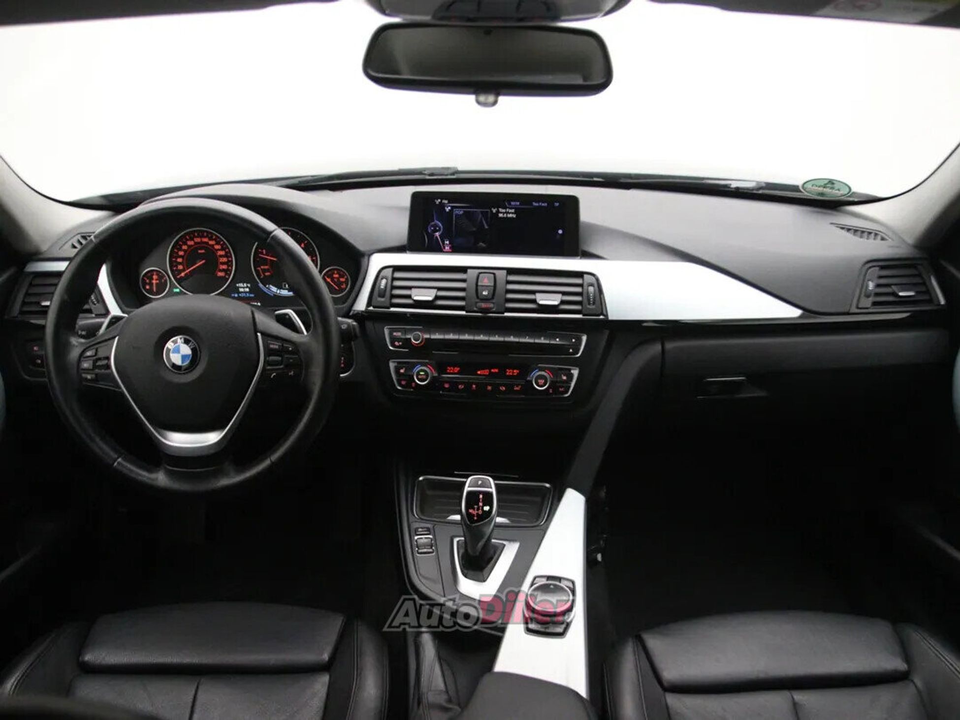 BMW 320 Edition High Executive 2.0 120kW 2014, photo 2/10