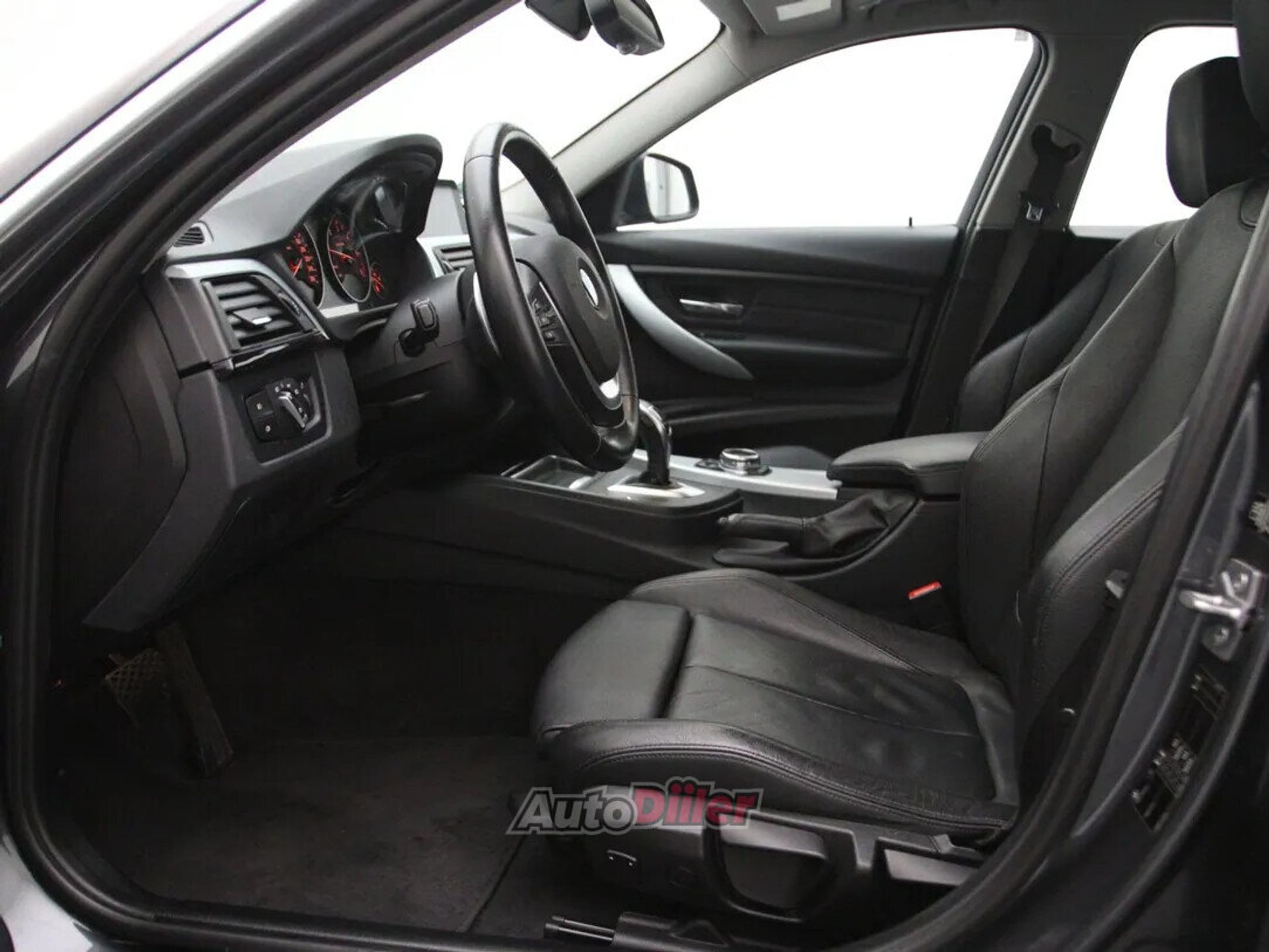 BMW 320 Edition High Executive 2.0 120kW 2014, photo 4/10