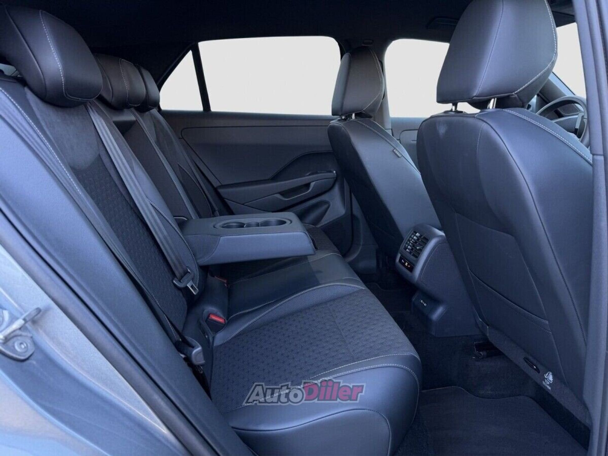 Volkswagen T-Roc 1.5 110kW 2026, photo 7/10