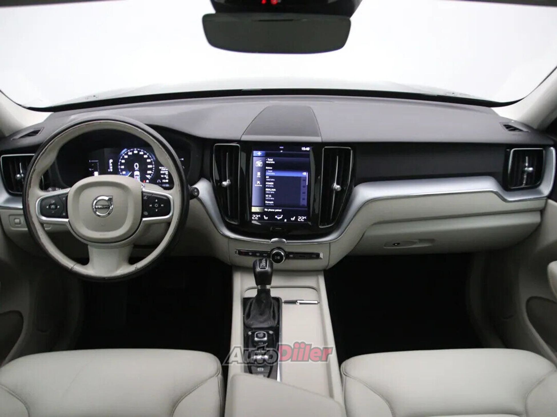 Volvo XC60 Momentum 2.0 140kW 2018, photo 2/10