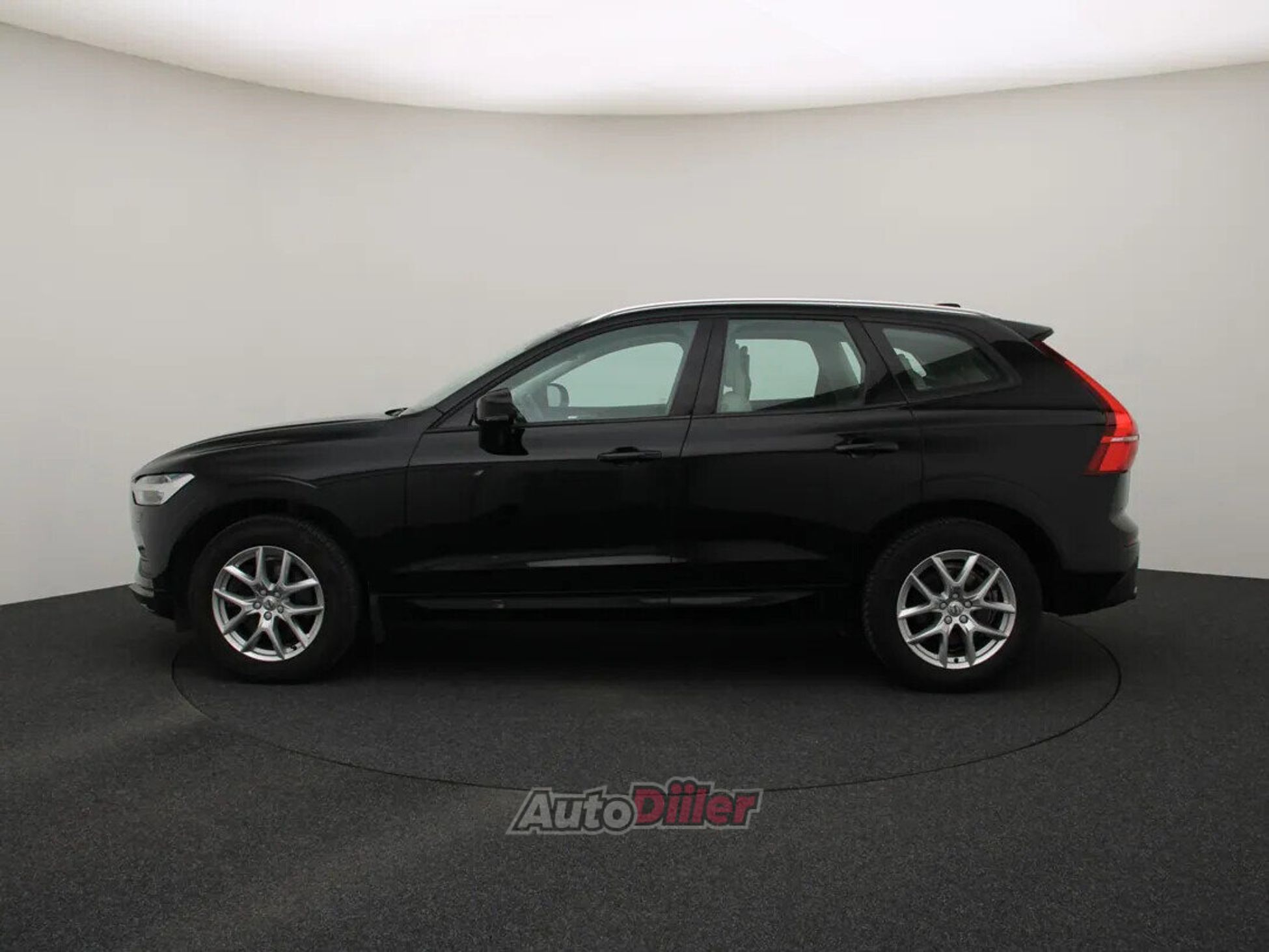 Volvo XC60 Momentum 2.0 140kW 2018, photo 6/10