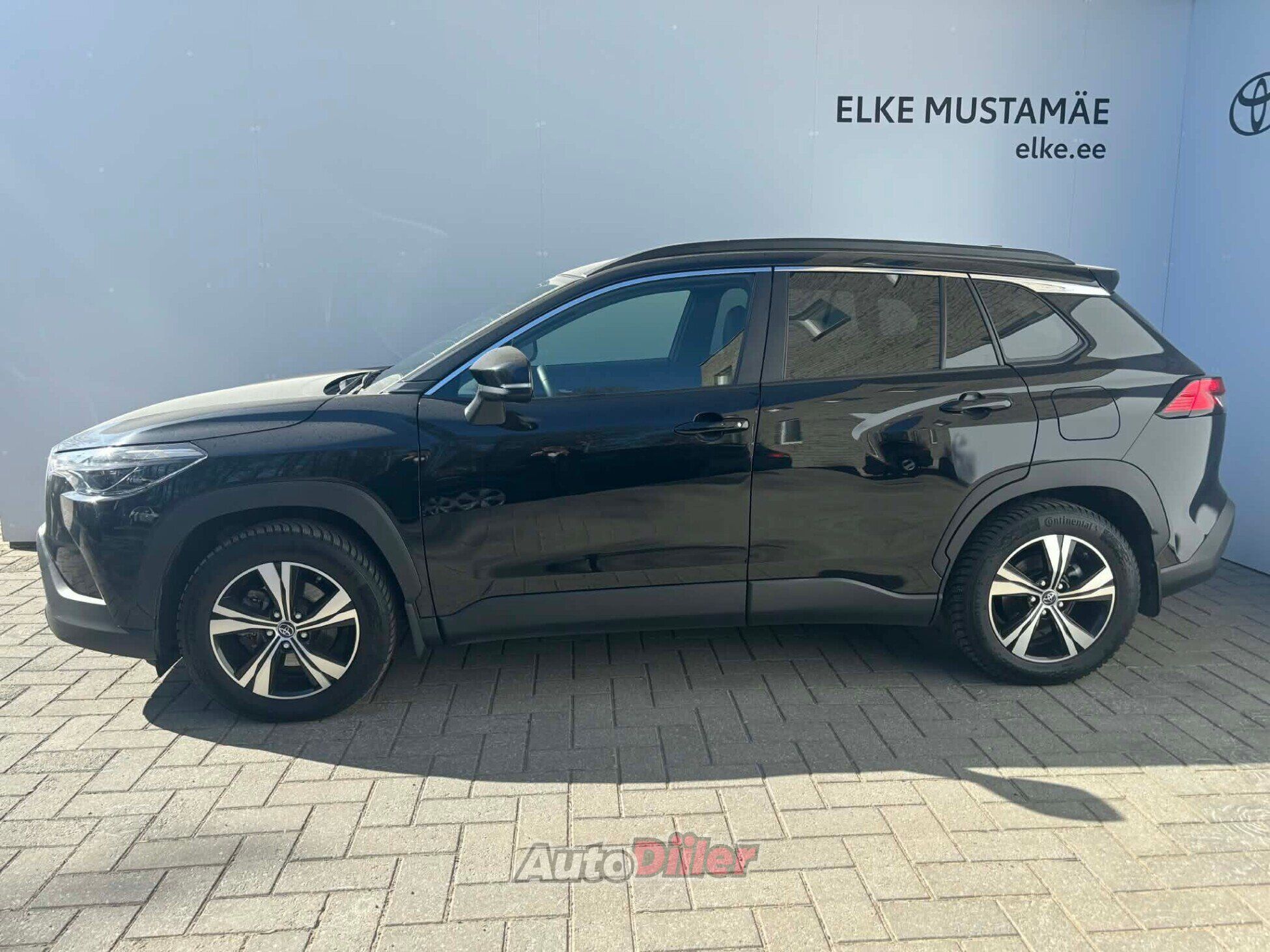 Toyota Corolla Cross Luxury 2.0 112kW 2023, photo 3/10