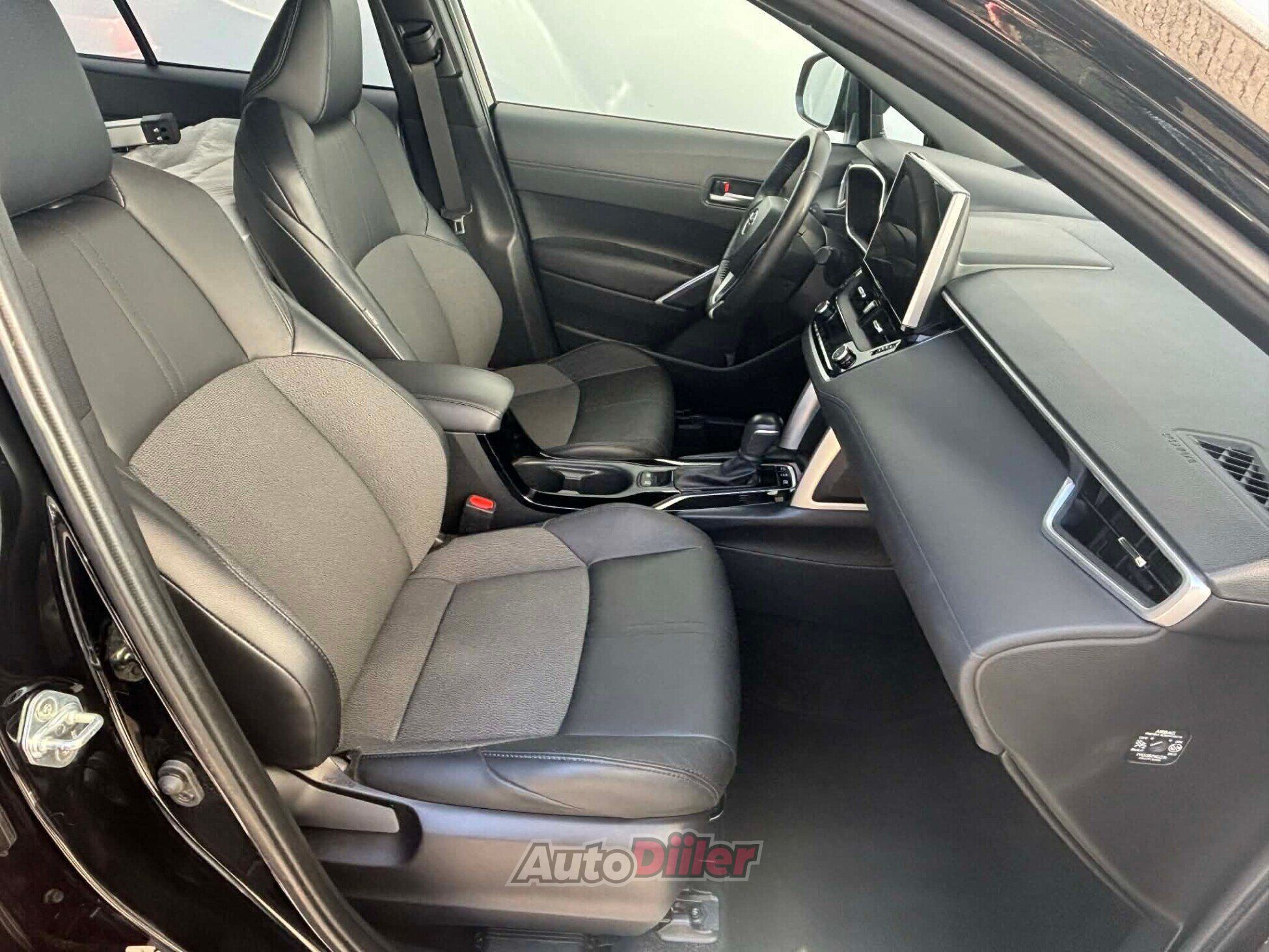 Toyota Corolla Cross Luxury 2.0 112kW 2023, photo 6/10