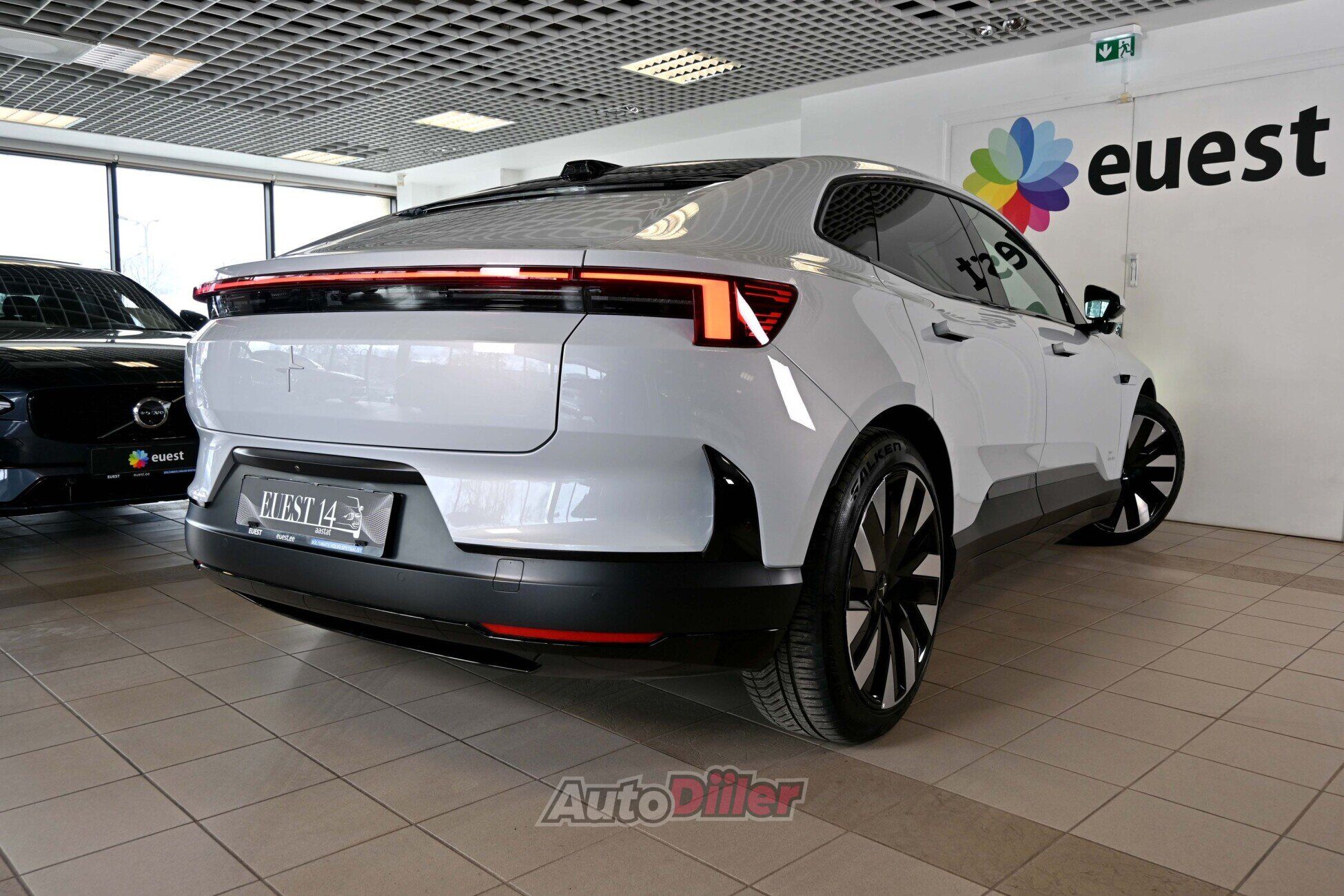 Polestar 4 2024, kuva 2/10