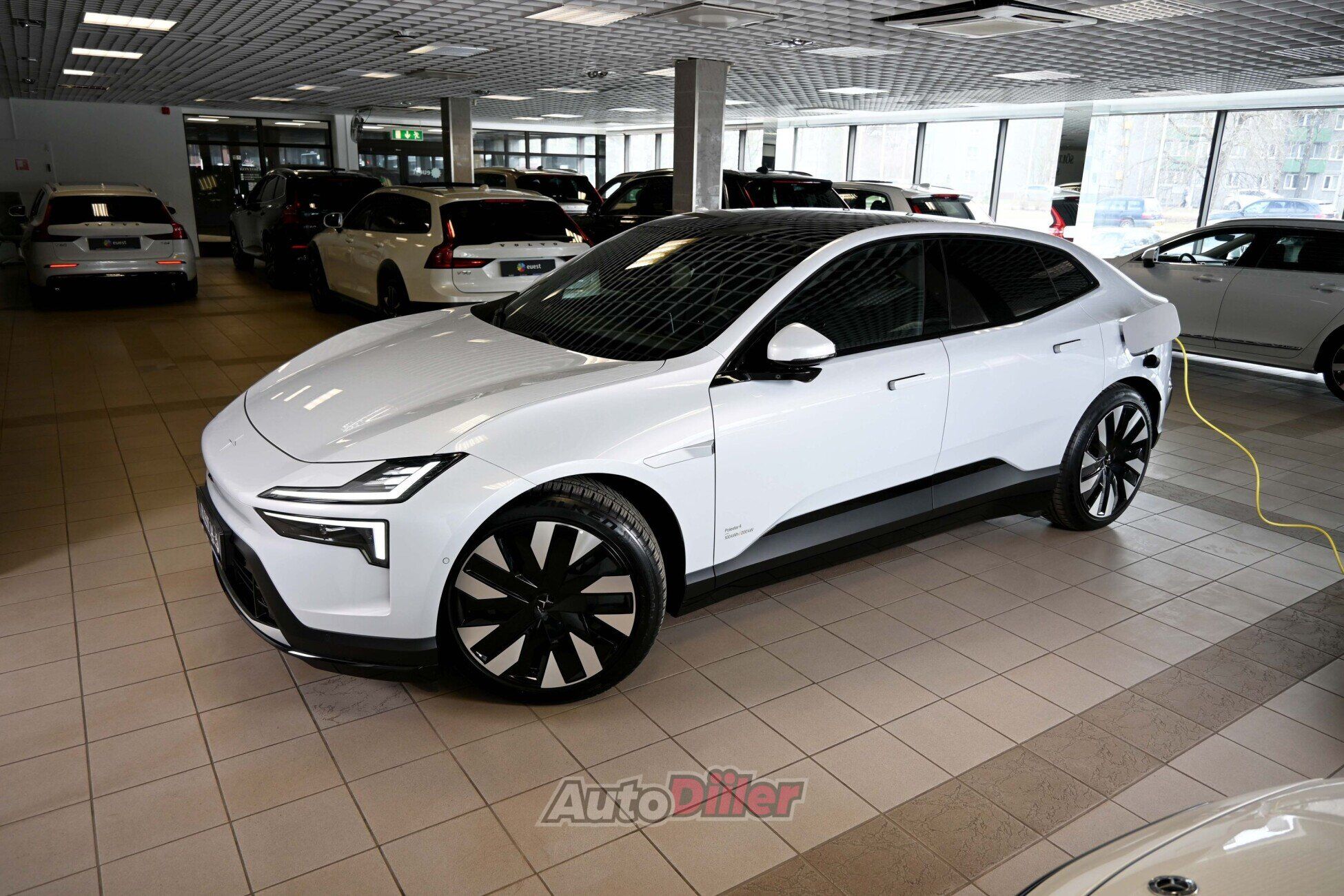 Polestar 4 2024, kuva 6/10