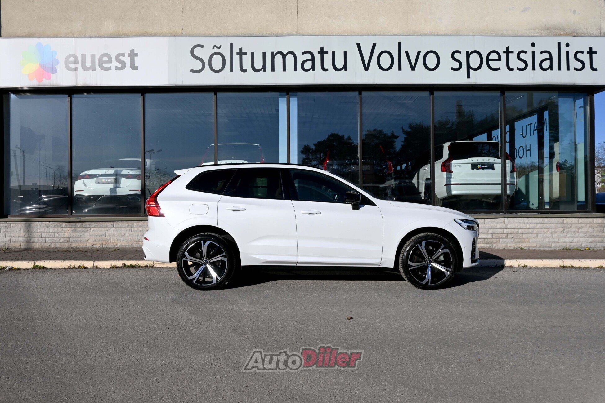 Volvo XC60 2025, photo 7/10